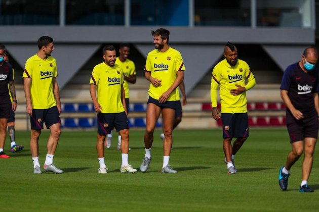 Barca entrenament Pique Jordi Alba Lenglet FC Barcelona