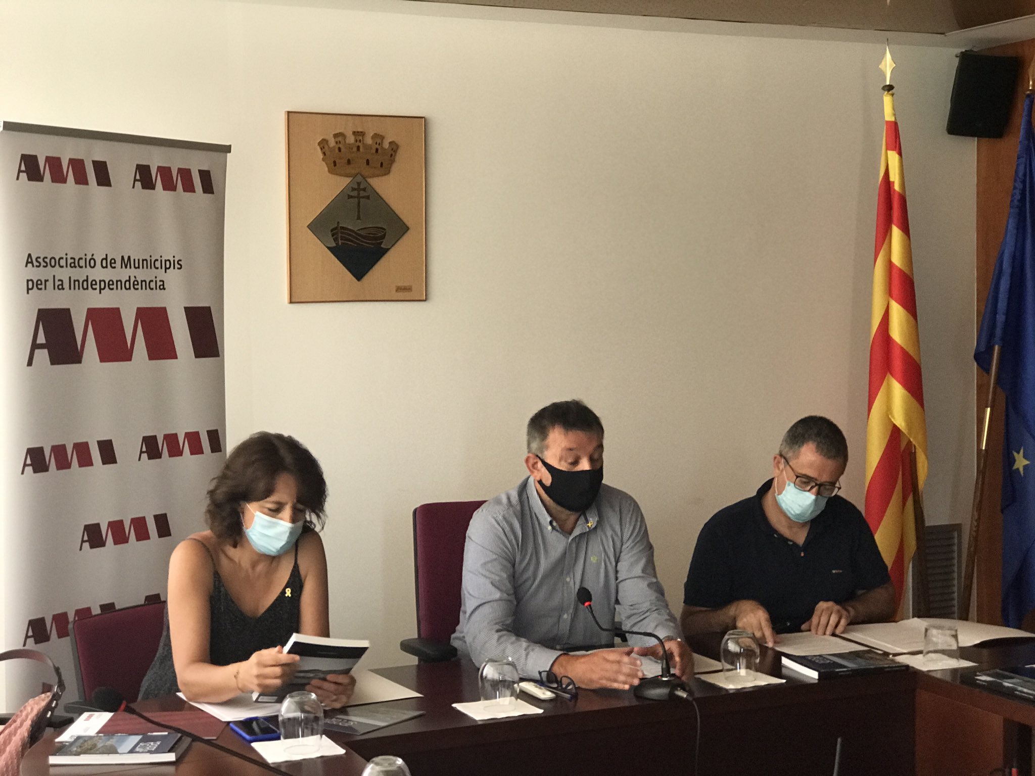 L'AMI acorda "passar a l'atac" i denunciar "actituds arbitràries" de la justícia