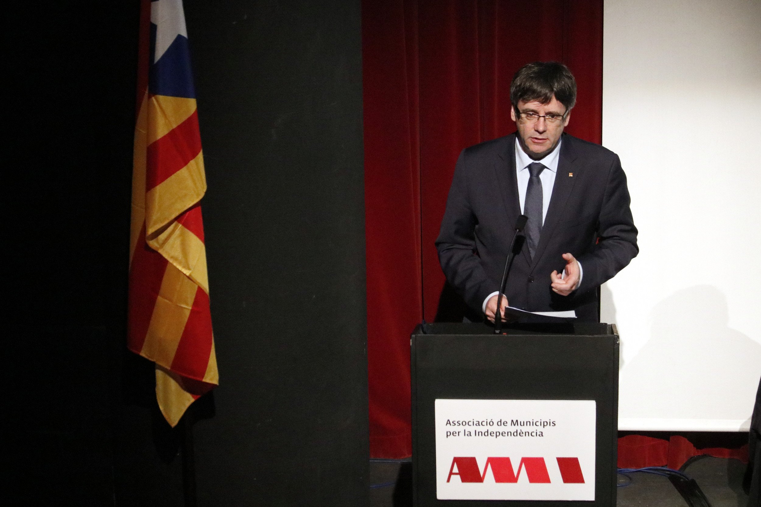 La oposición considera la decisión del Consell de Garanties el 'game over' de Puigdemont