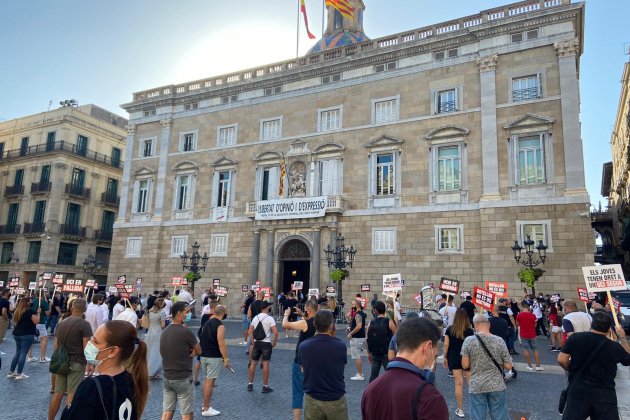 plaça sant jaume protesta treballadors discoteques - @AsaccConcerts