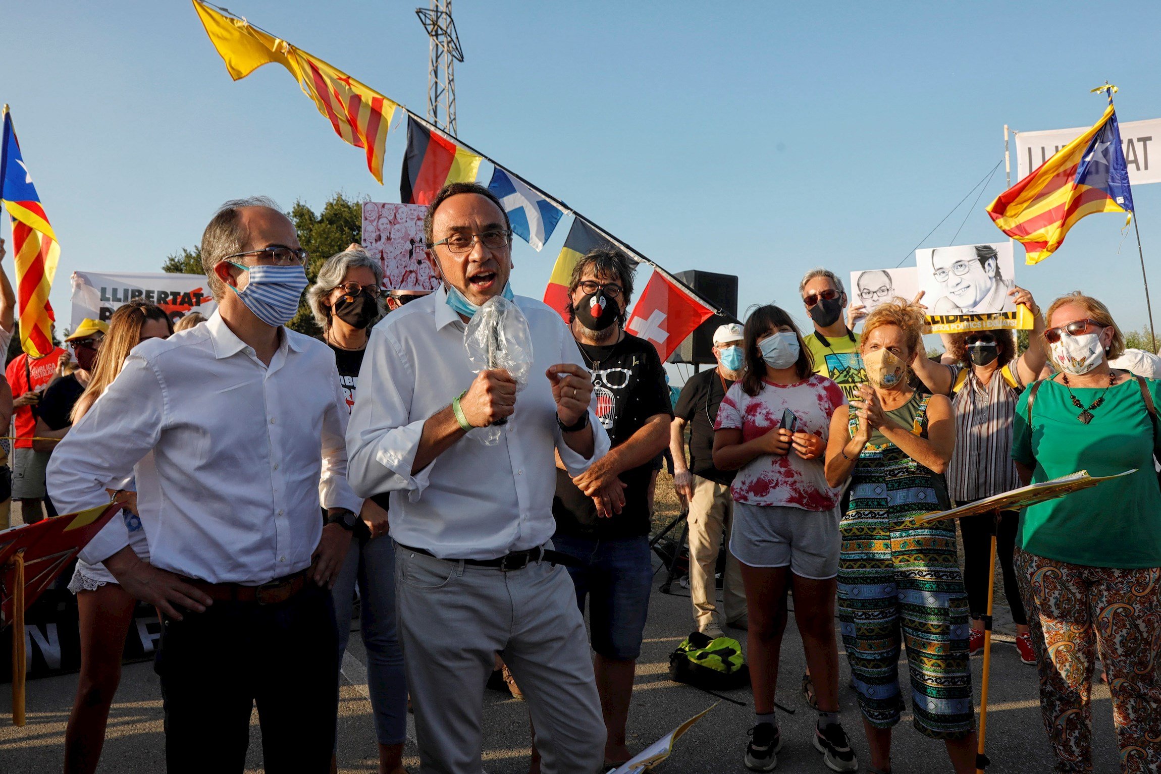 Los presos del PDeCAT siguen a Puigdemont y se dan de baja del partido