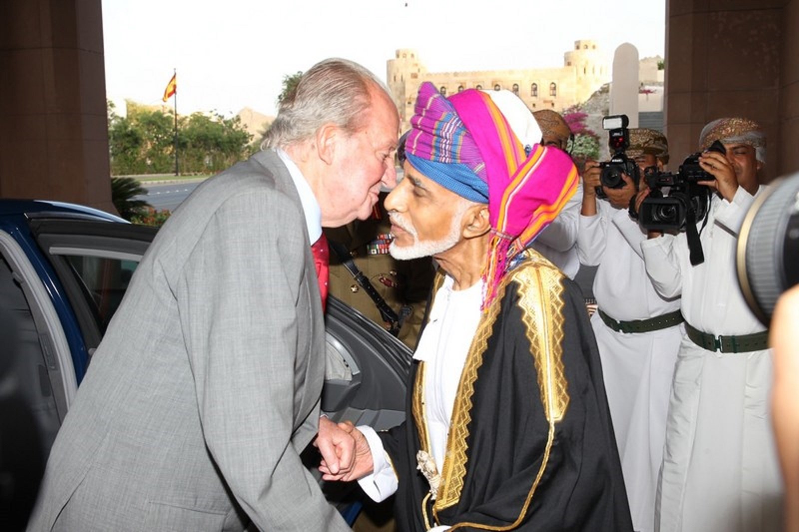 El sultán de Omán regaló un ático a Juan Carlos y lo revendió a una offshore