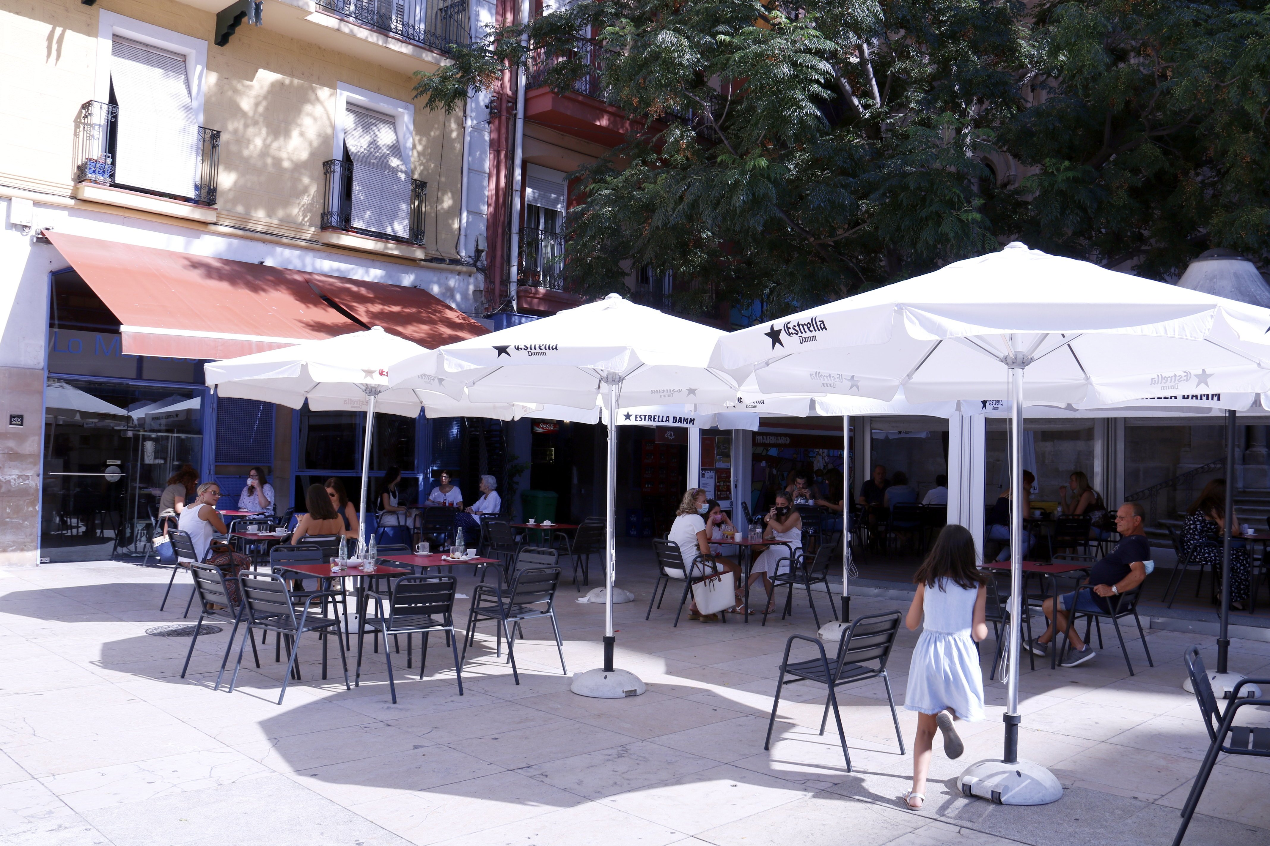 El Govern acata el TSJC i manté bars i restaurants oberts després de mitjanit