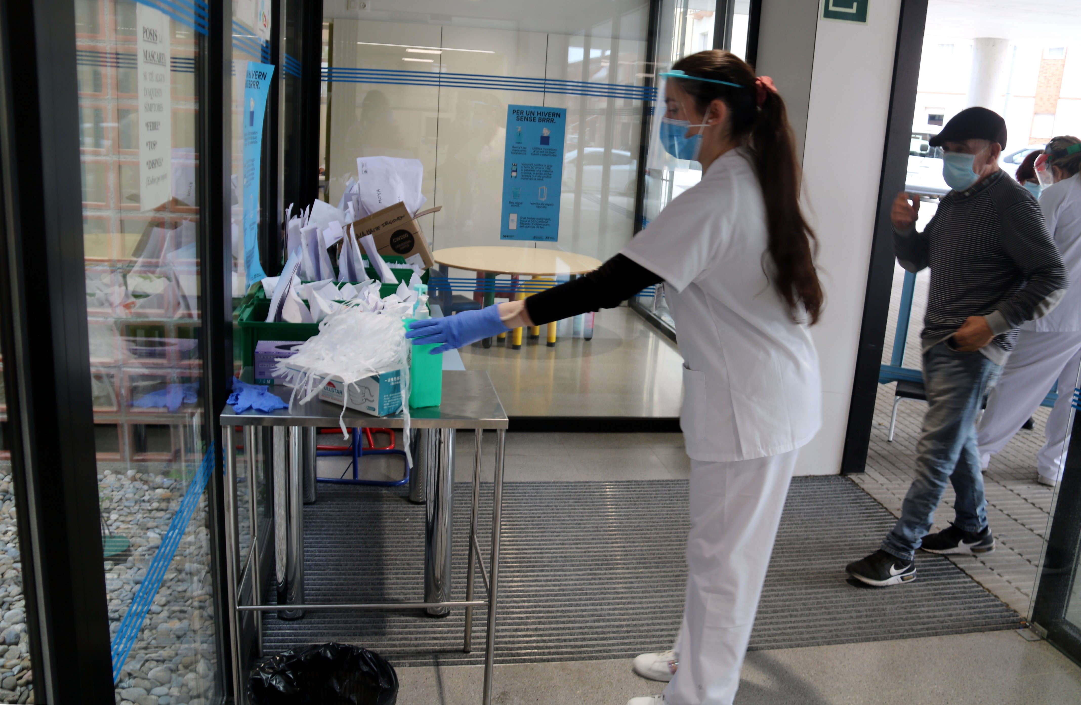 Punto y final a la emergencia sanitaria y a la obligatoriedad de llevar mascarilla en los centros sanitarios