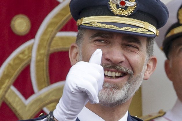 rey Felipe VI vestido militar ríe GTRES