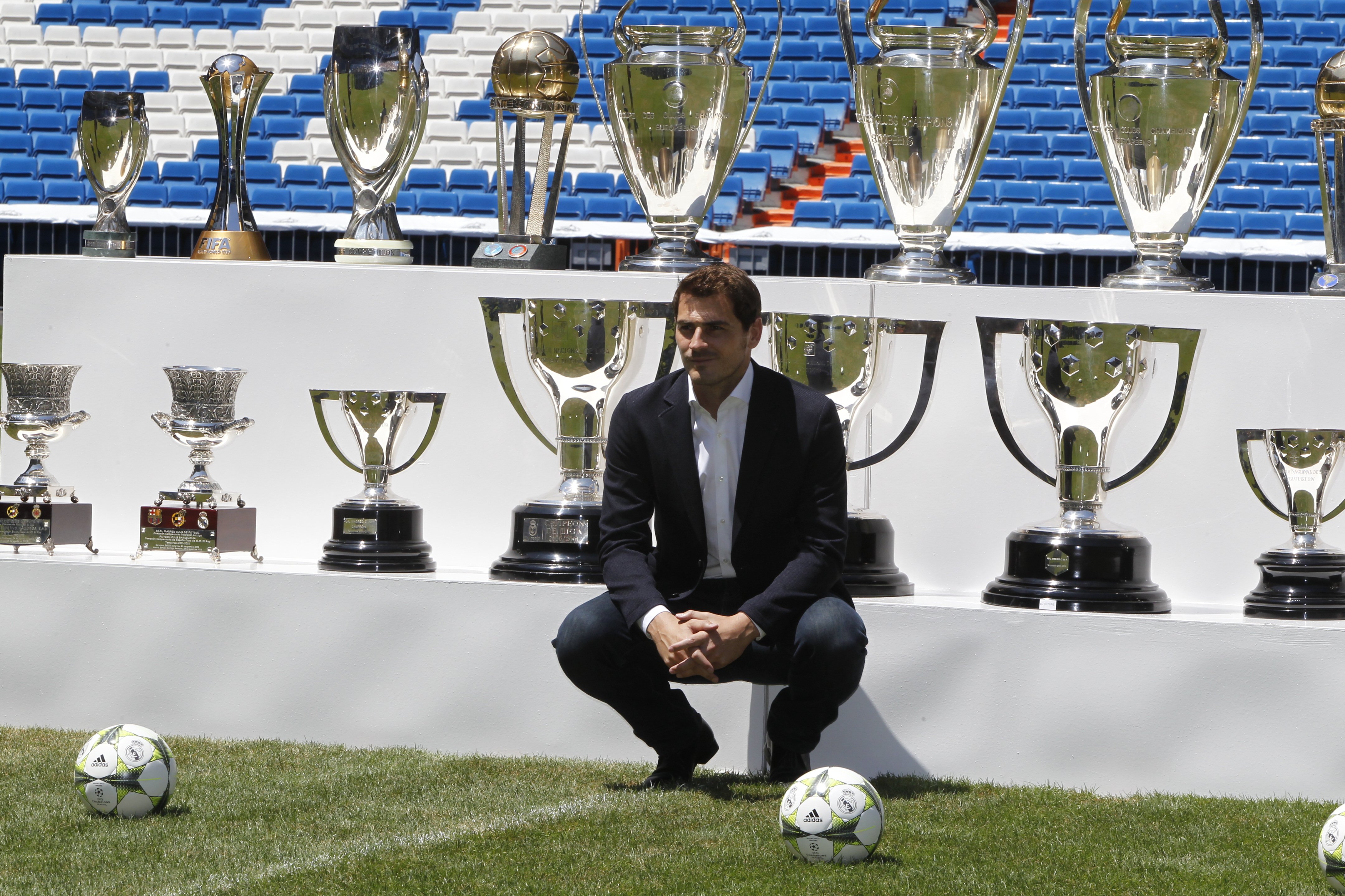 Iker Casillas anuncia su retirada del fútbol de manera definitiva