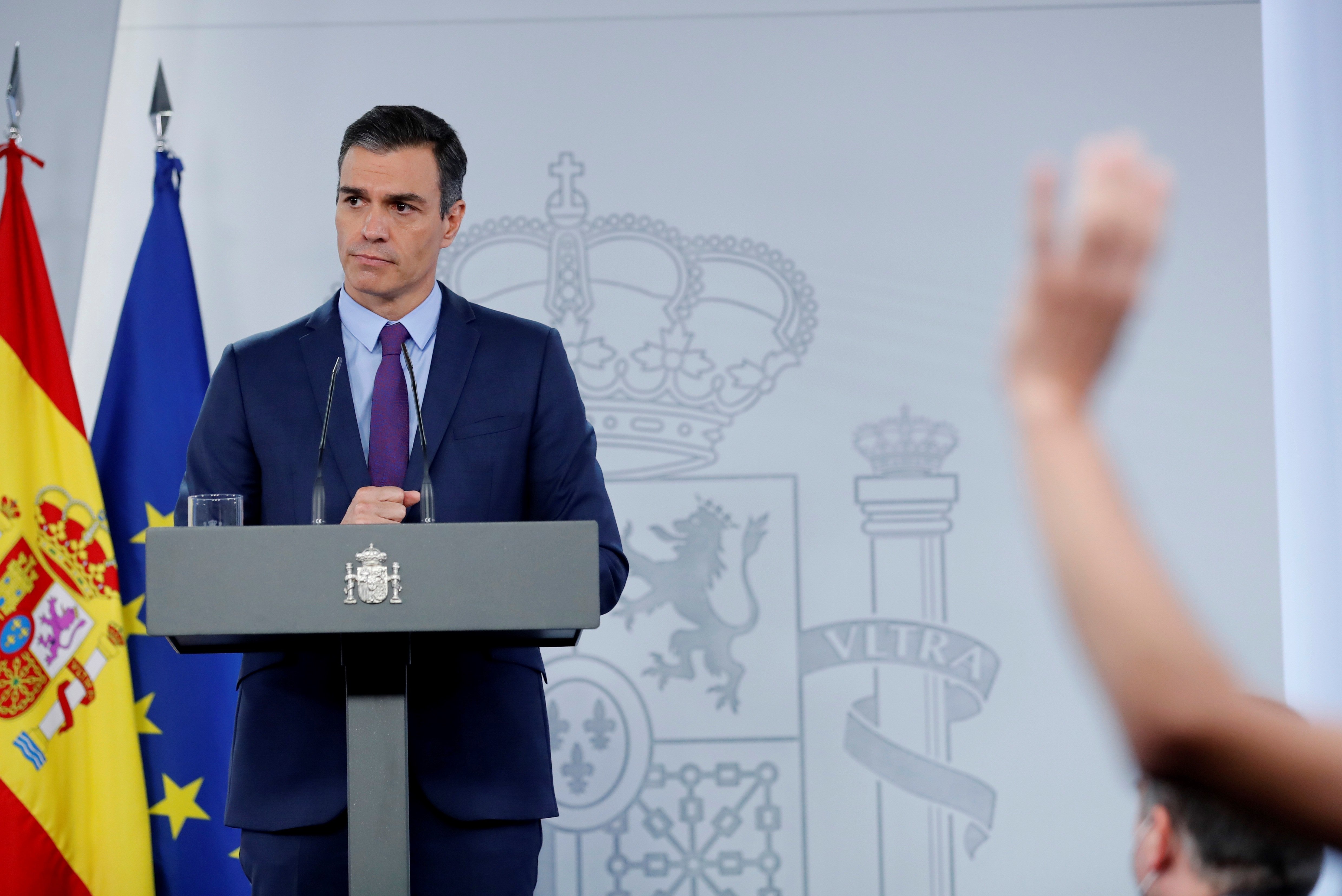 Spanish PM defends the monarchy and evades questions on Juan Carlos I's flight