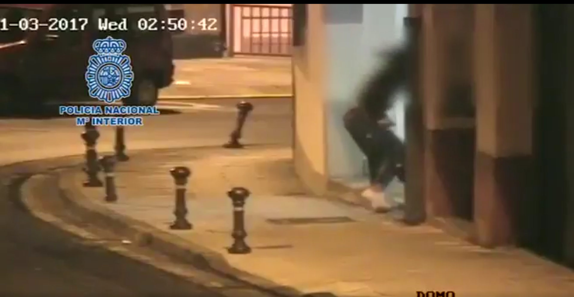 Una cámara de la policía muestra en directo la agresión de una chica a Lugo