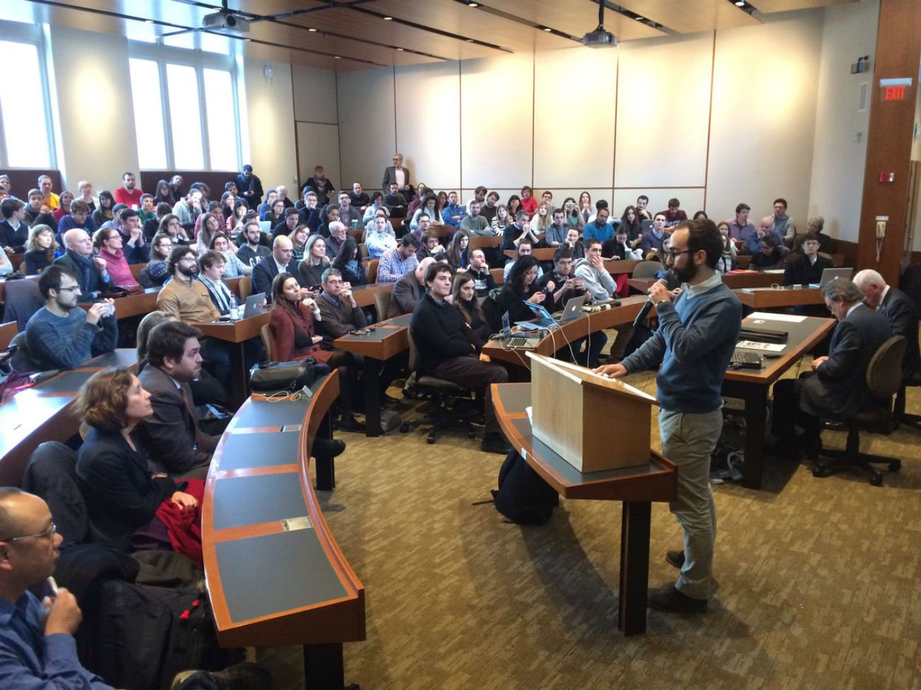 Mas defiende en Harvard que el 80% de los catalanes quiere votar