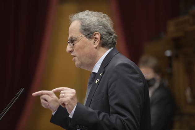  Quim Torra lleno parlamento monarquía maria contreras cuello|garganta