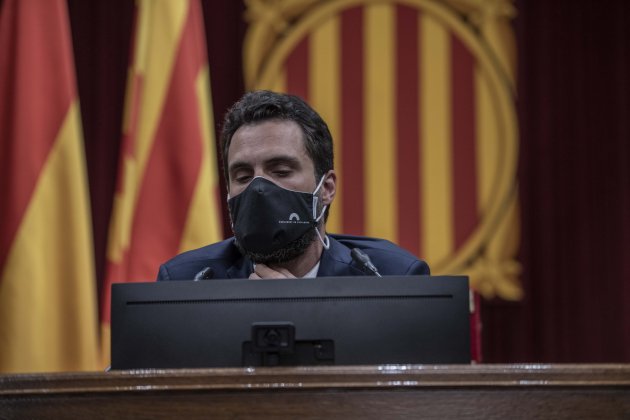  Roger Torrent ple parlament monarquia - maria contreras coll
