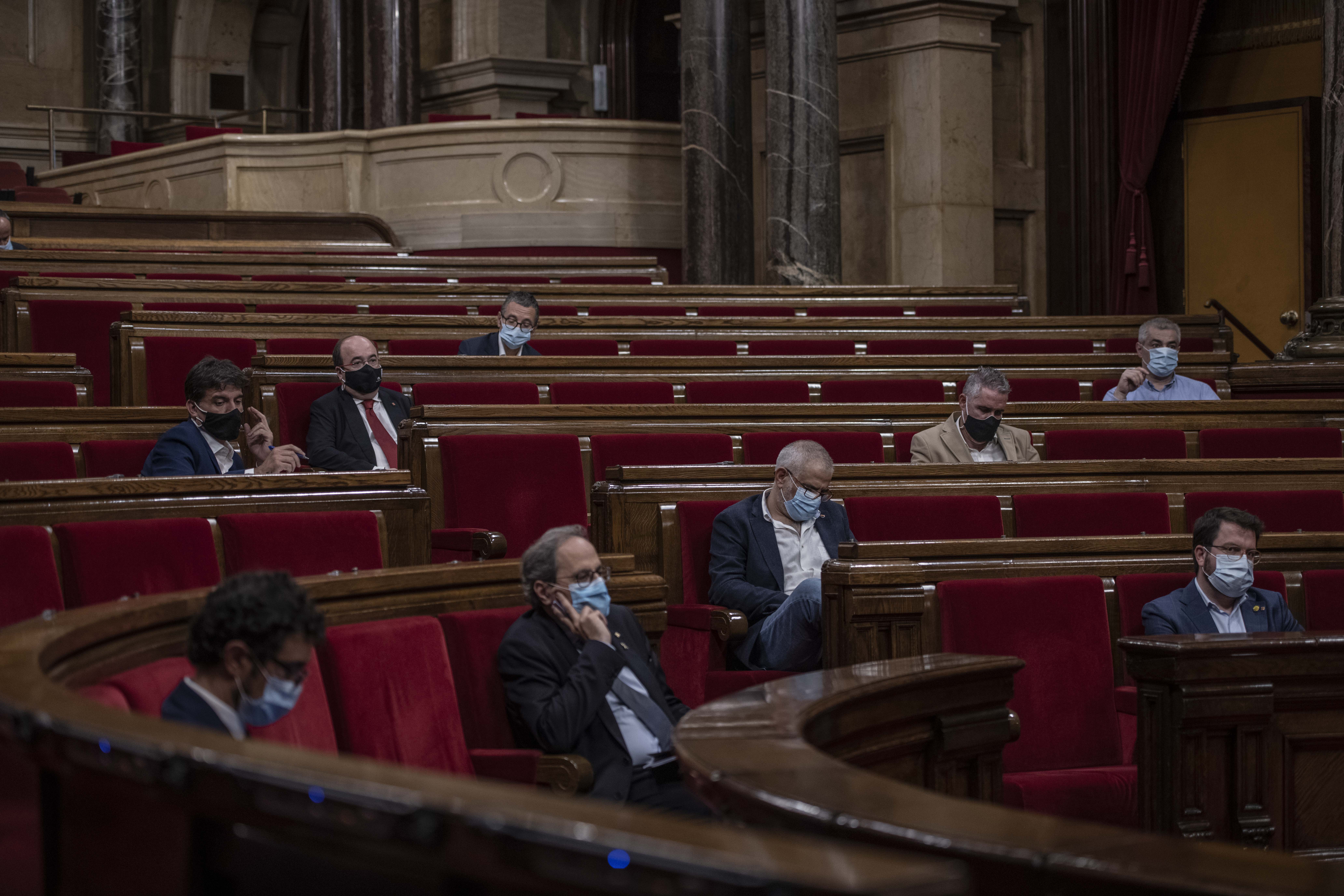 Constitutional stand-off in Catalan parliament continues as lawyers defy MPs