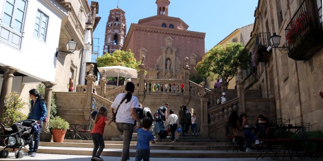 Famílies al Poble Espanyol de Barcelona