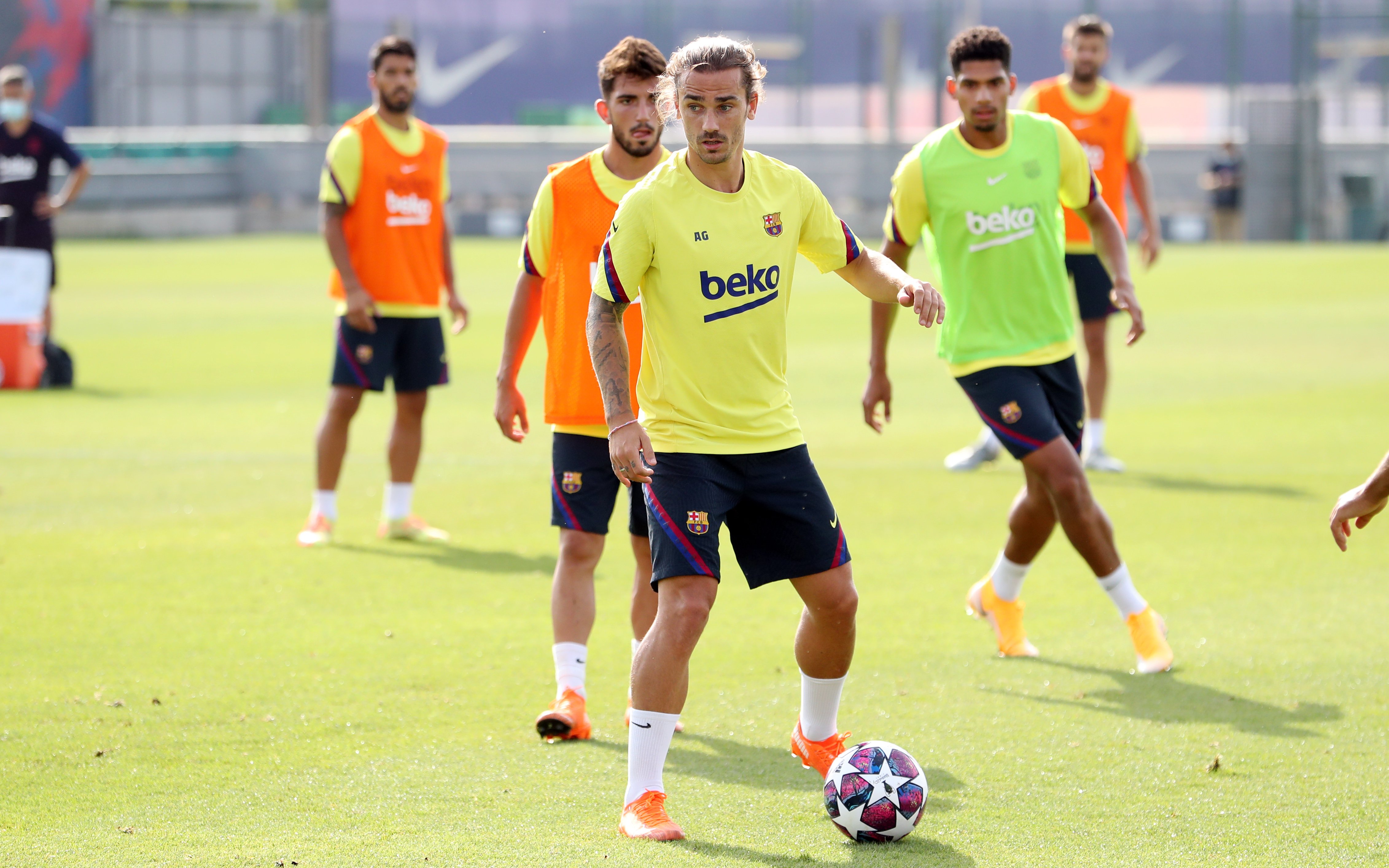 VÍDEO | El golàs de Griezmann en l'entrenament del Barça que espanta el Bayern