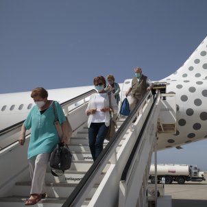 La Agencia Europea Aérea recomienda retirar la mascarilla obligatoria dentro de los aviones