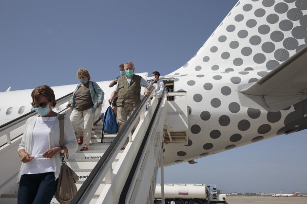 Aeropuerto Almería suelto vueling turismo mascarilla mascarillas covid coronavirus - Sergi Alcàzar