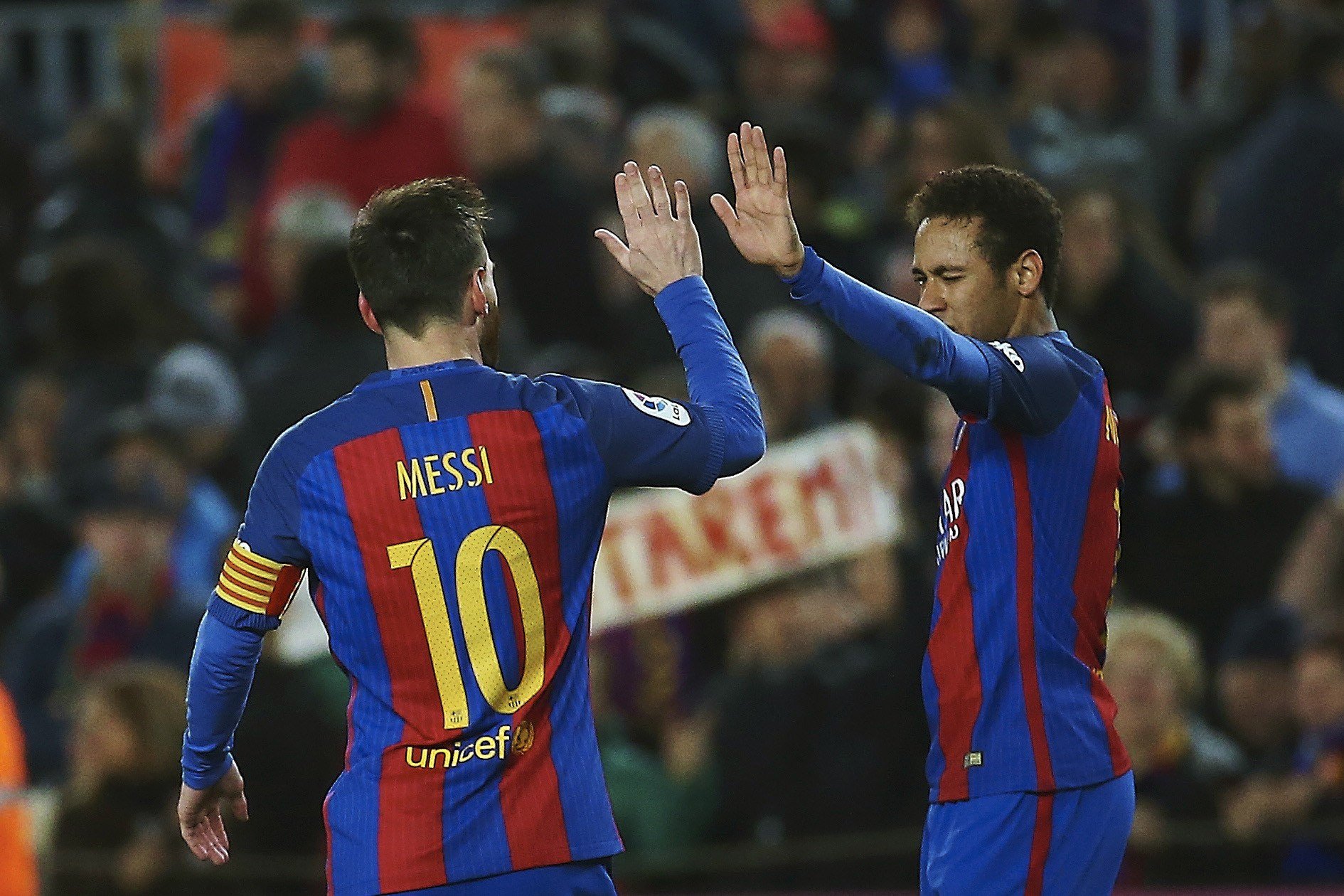 Messi recupera el millor Barça pensant en el PSG (5-0)
