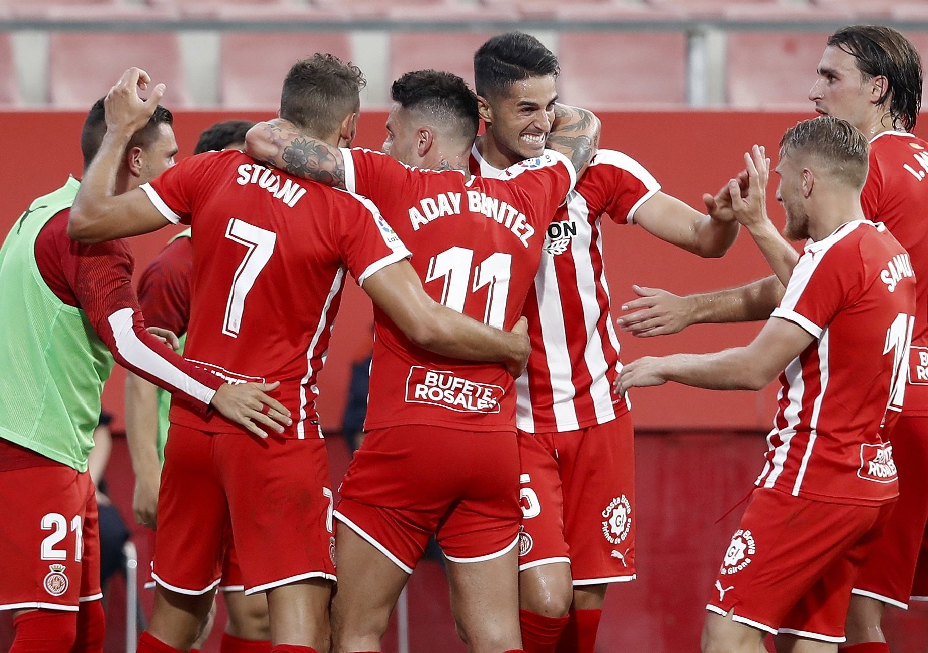 El Girona fa el primer pas contra l'Almeria per a l'ascens a Primera (1-0)