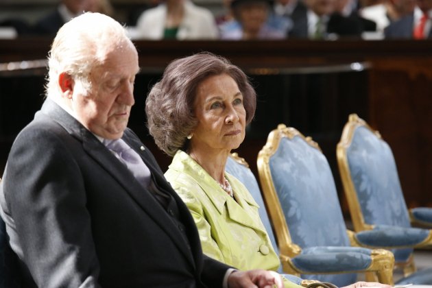 LA REINA SOFÍA EN SOLEDAD, SUS ULTIMAS PRESENTACIONES  Joan-carles-dormit-gtres_15_630x420