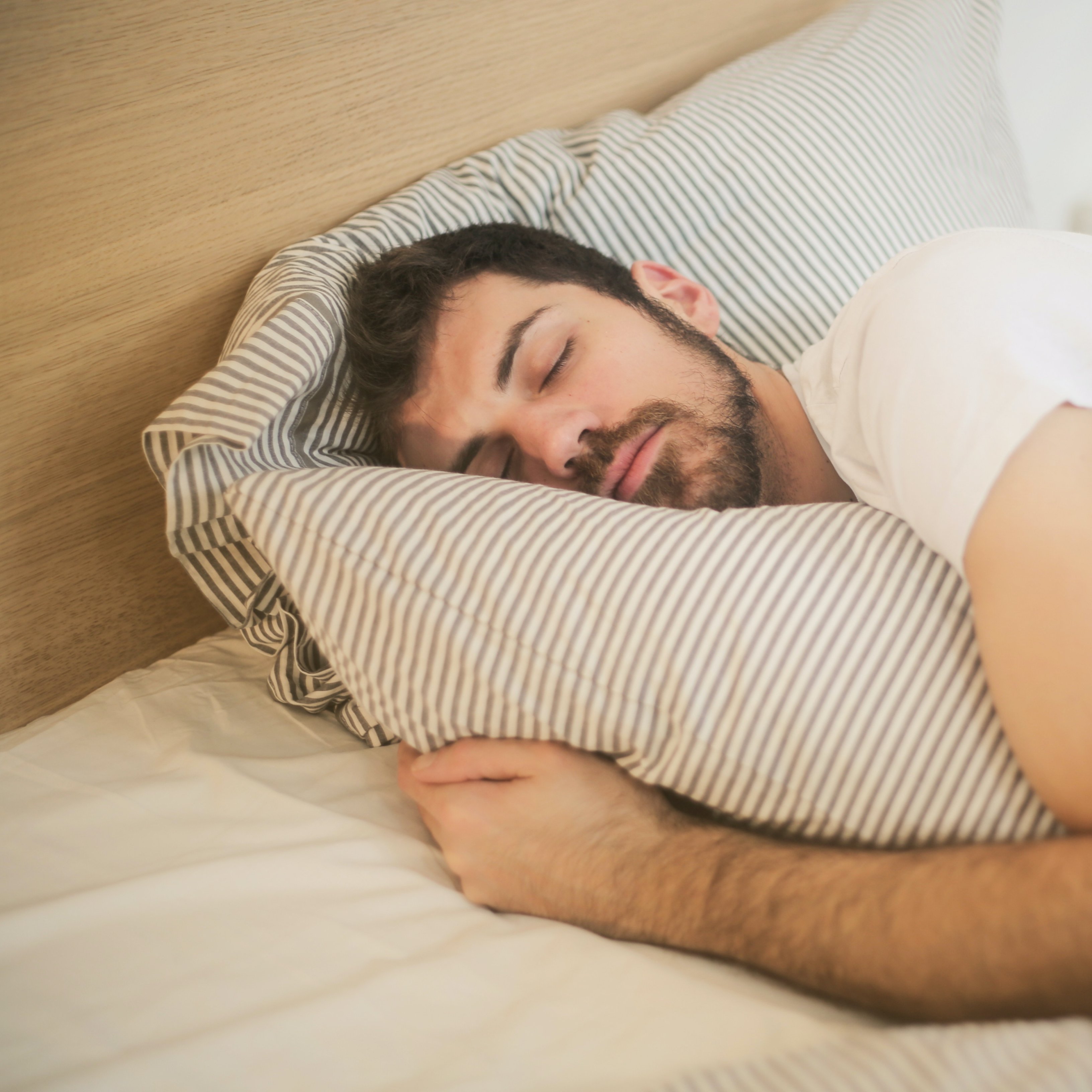 Cómo puede ayudarte a dormir la melatonina
