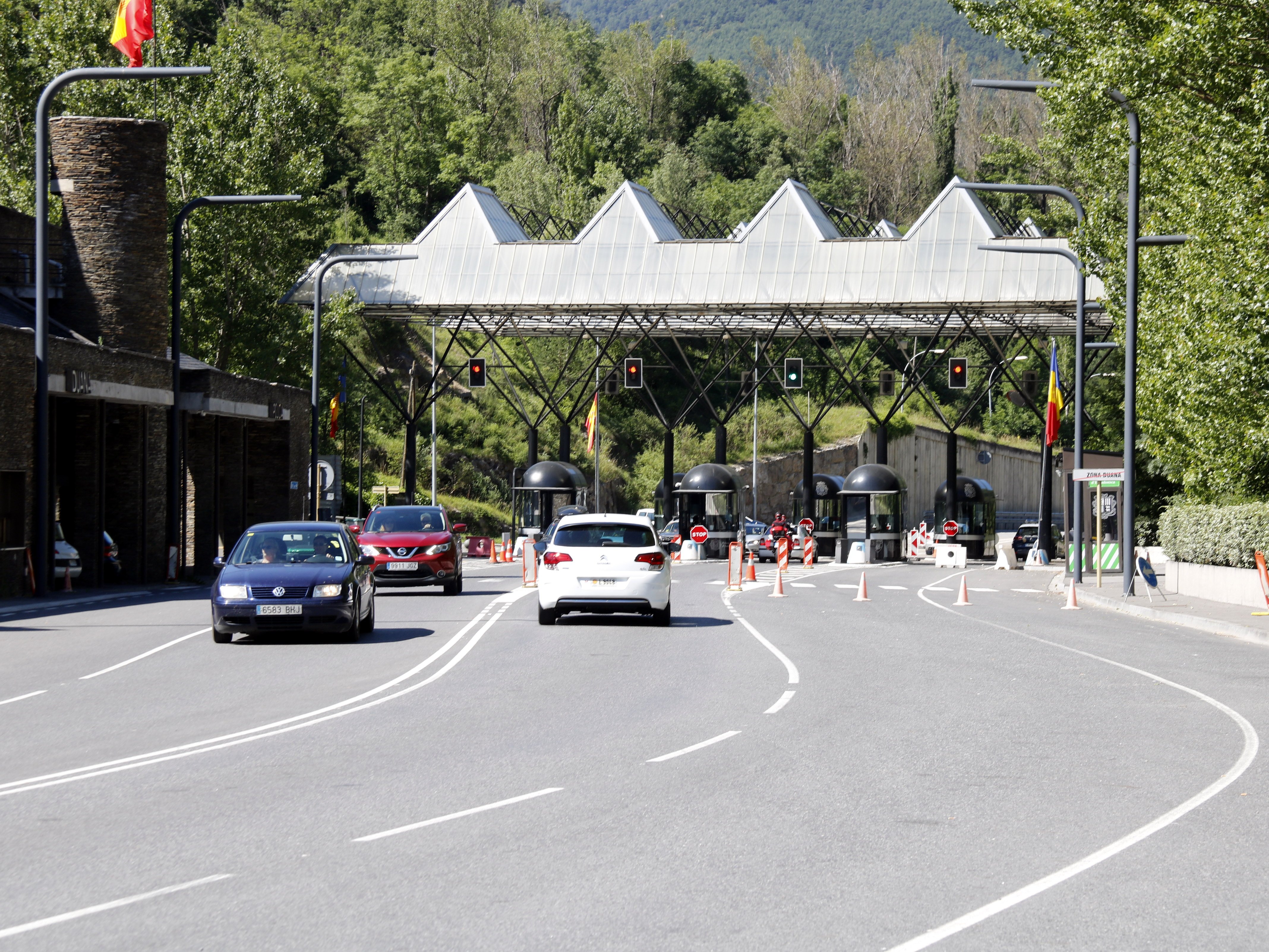 Experts recomanen a Andorra el tancament de fronteres per l'expansió de la Covid