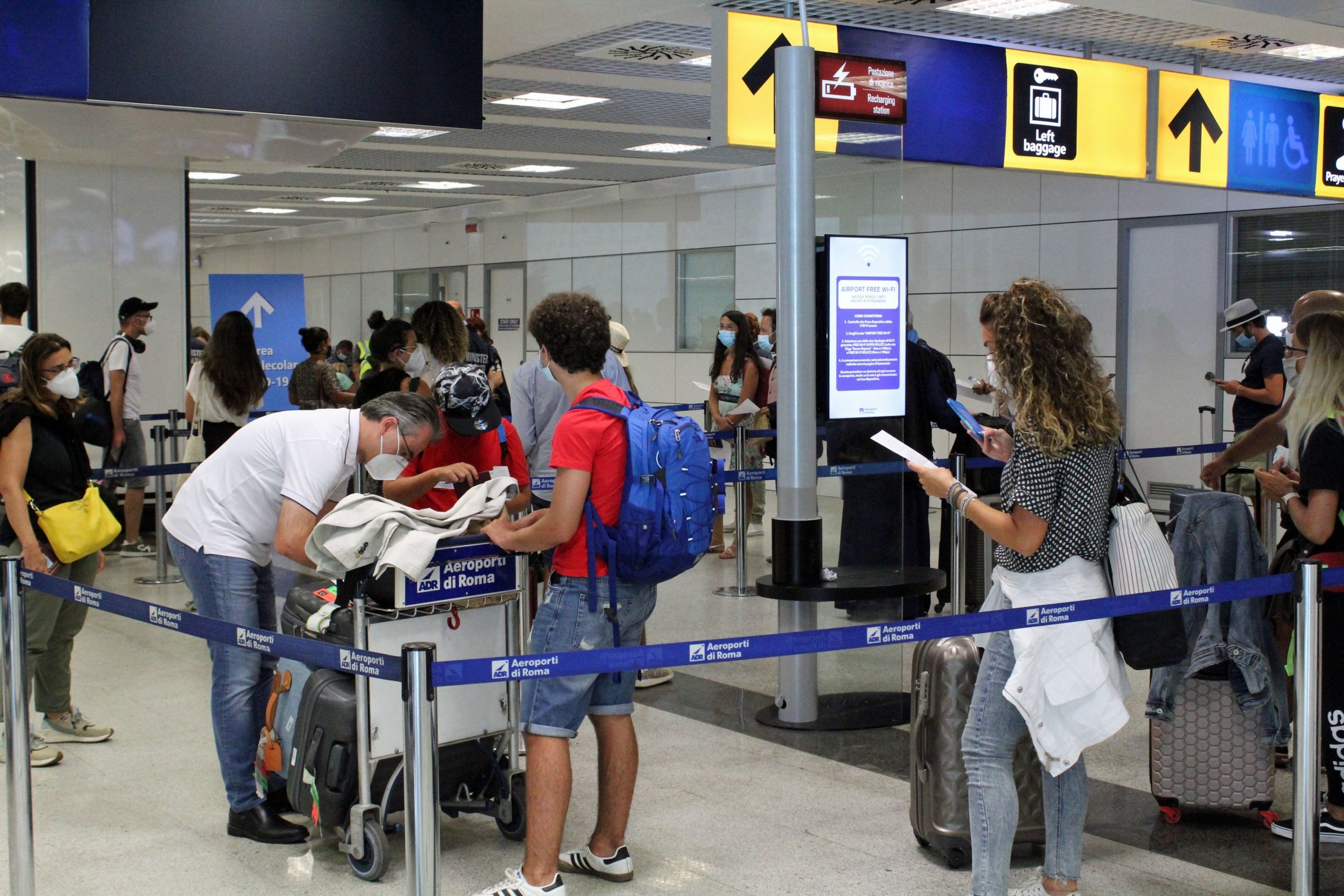 Cuatro viajeros procedentes de Barcelona, aislados en Roma después de un test