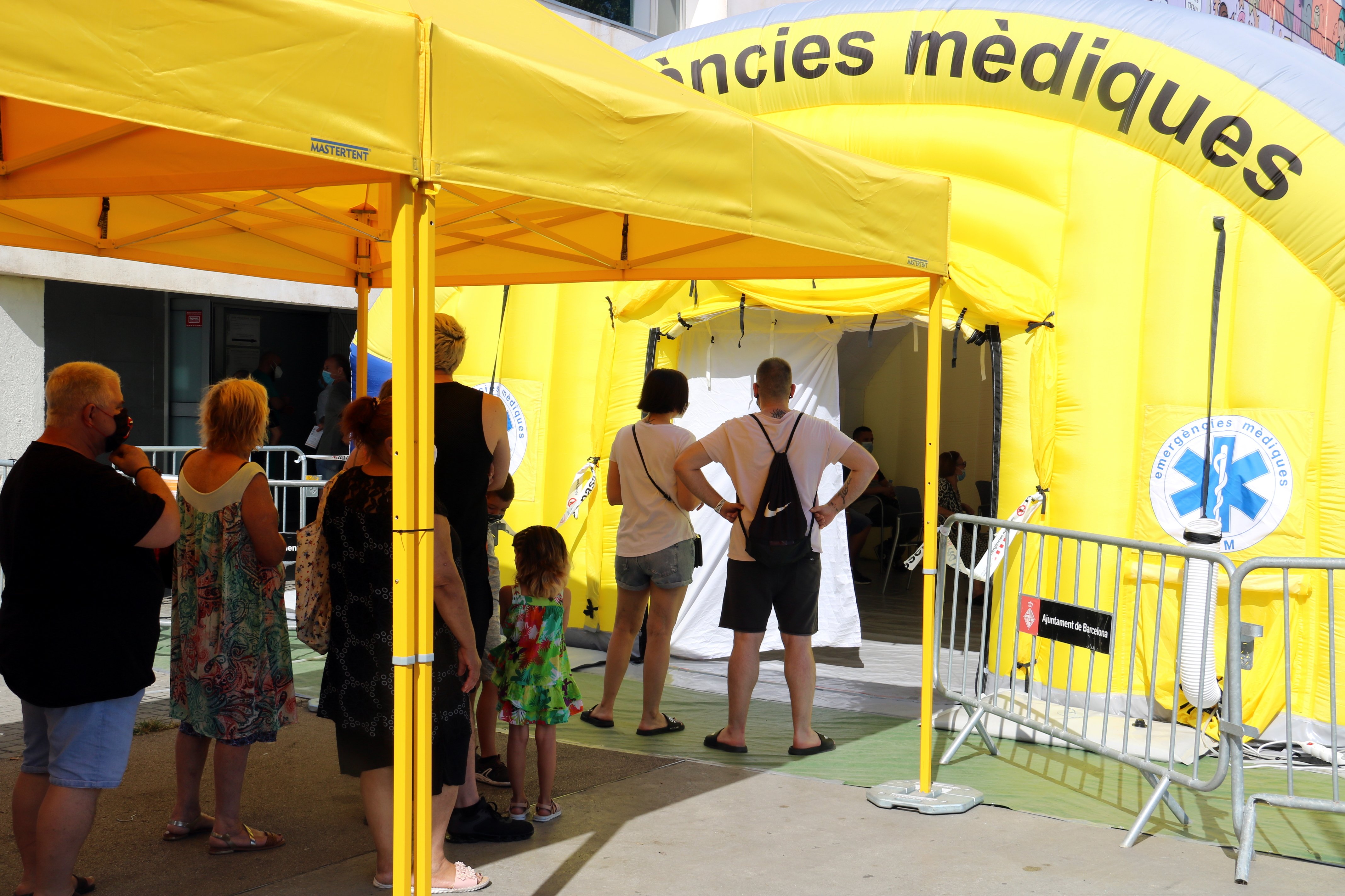 Salut iniciarà divendres cribratges massius de Covid-19 a l'Hospitalet