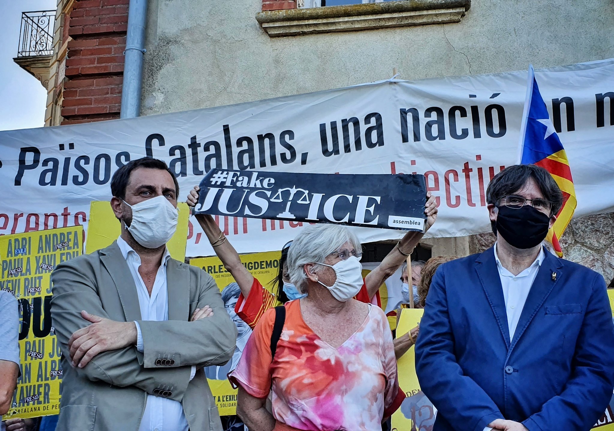 Puigdemont, Comín i Ponsatí visiten la Maternitat d'Elna