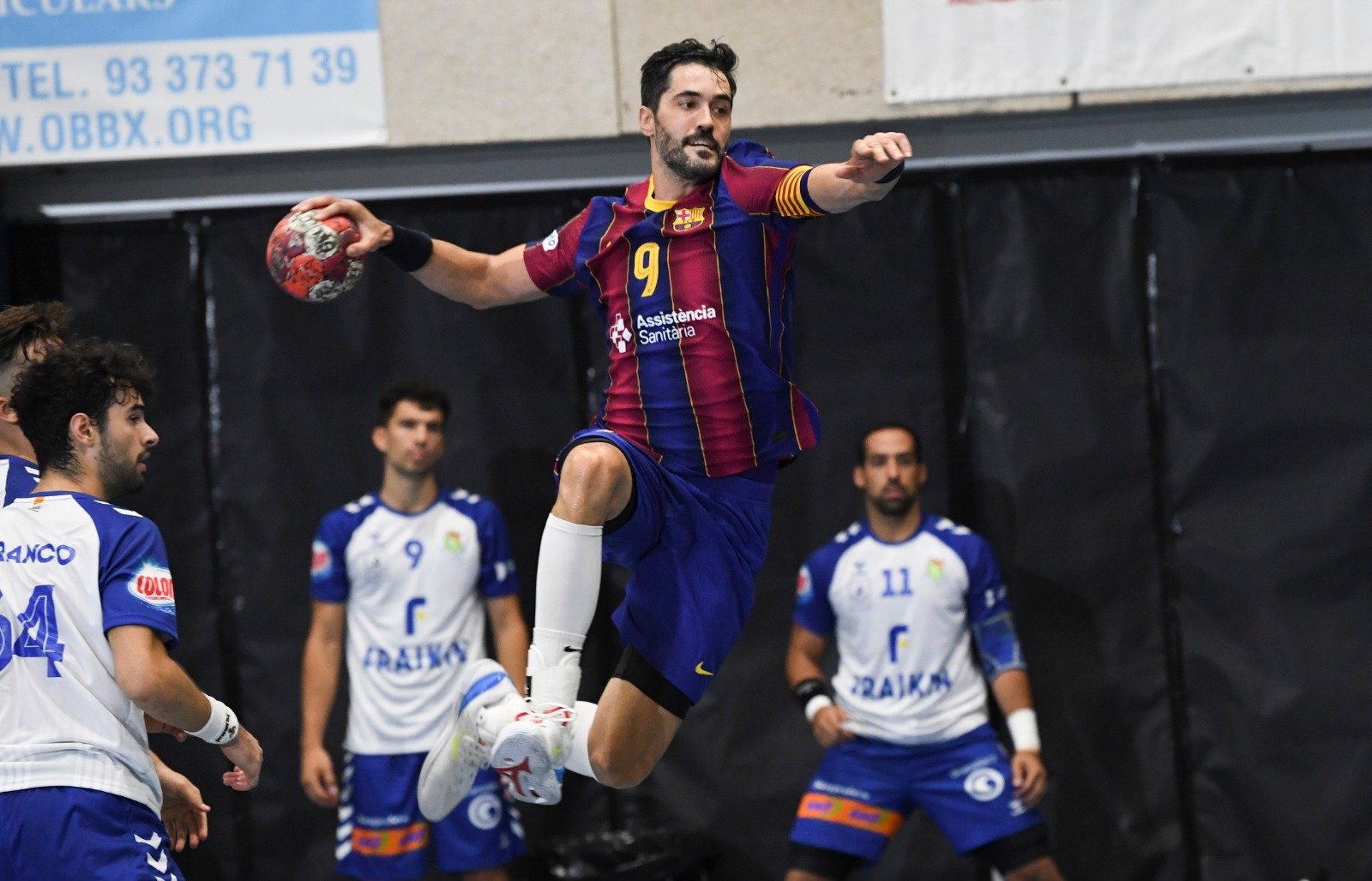 El Barça, intratable, gana la octava Superocopa de Catalunya (32-25)