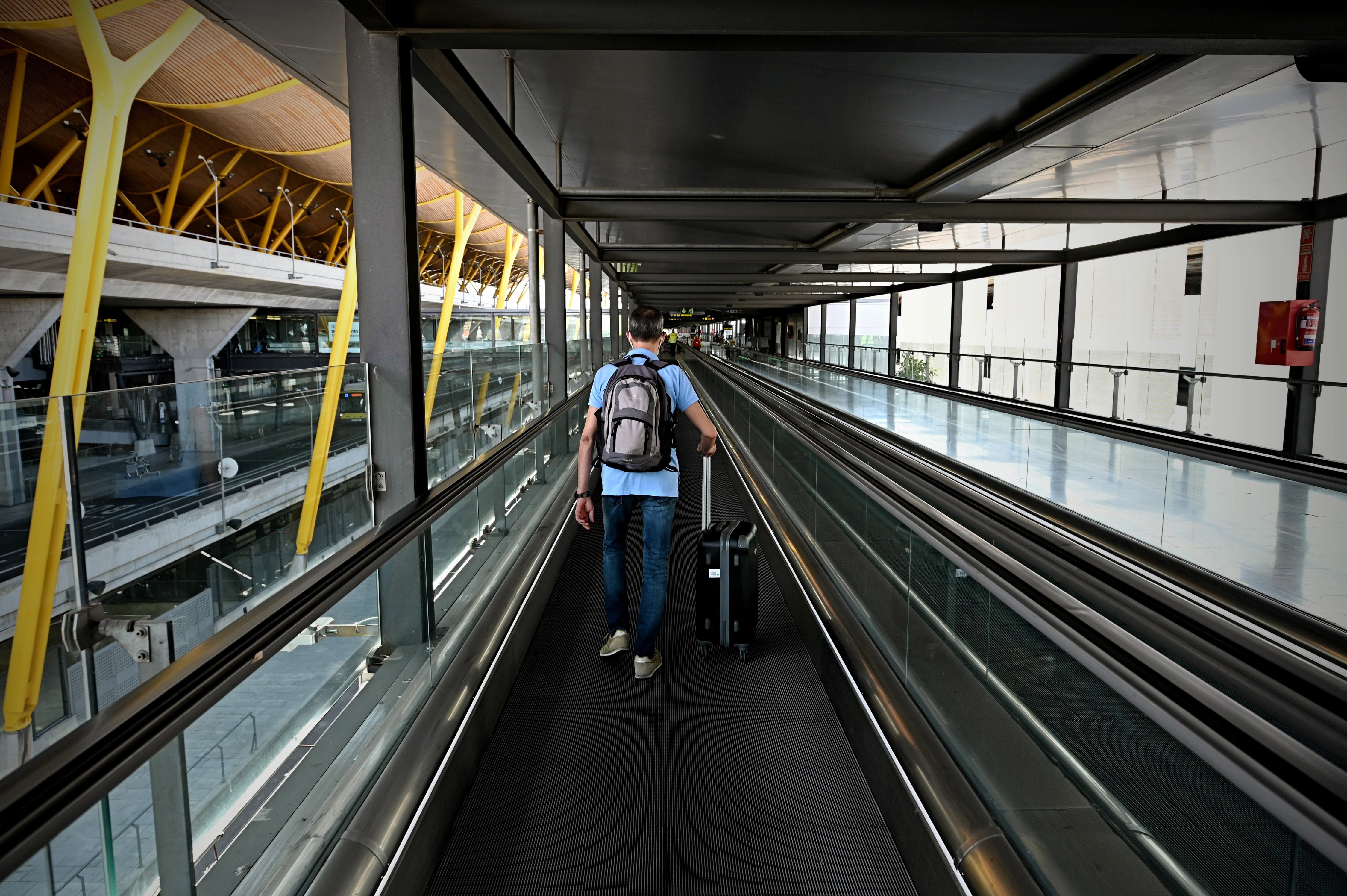 Holanda desaconseja viajar a toda España por los brotes de Covid-19