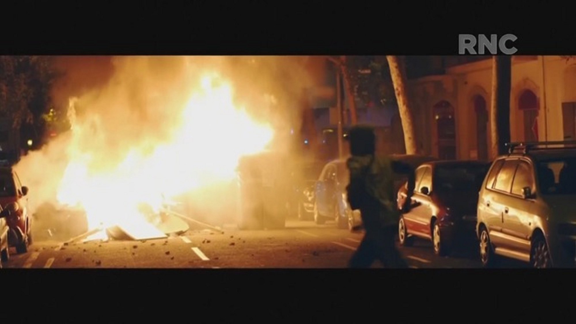 Una imagen de los disturbios postsentencia se cuela en un vídeo de Trump