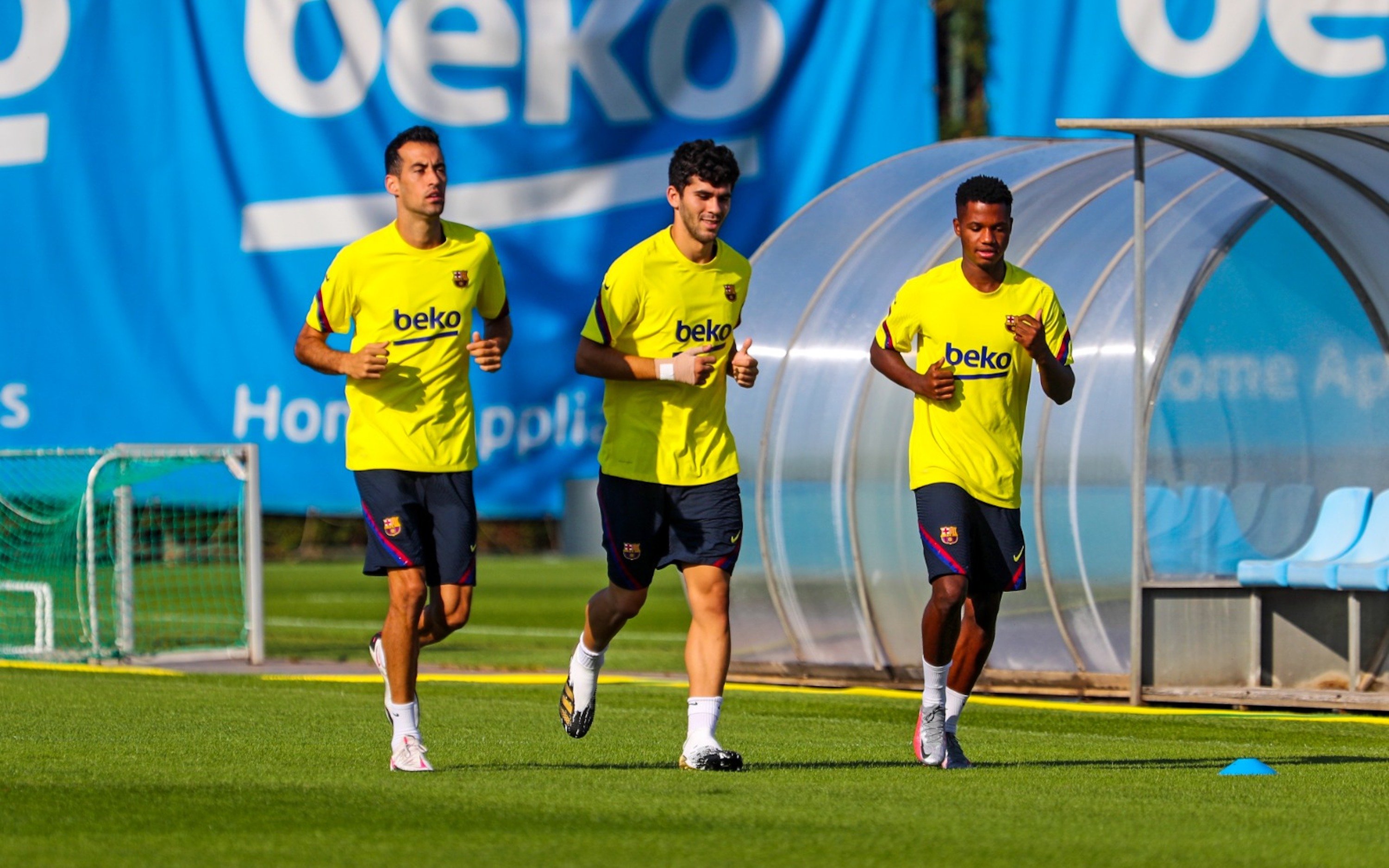 Ansu Fati y Busquets vuelven antes de lo previsto a los entrenamientos