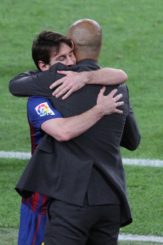 Leo Messi Pep Guardiola abrazada GTRES