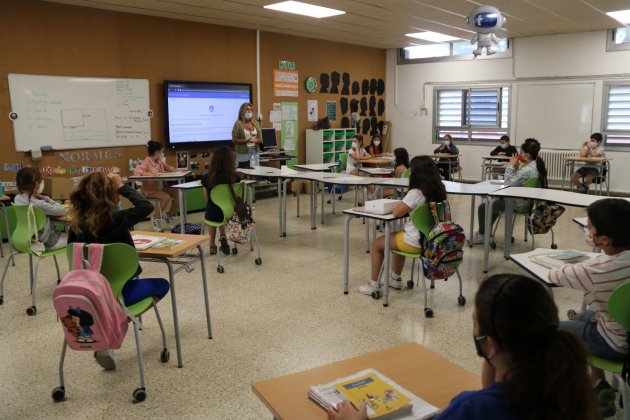 aula escola retorn collegi coronavirus mascaretes acn