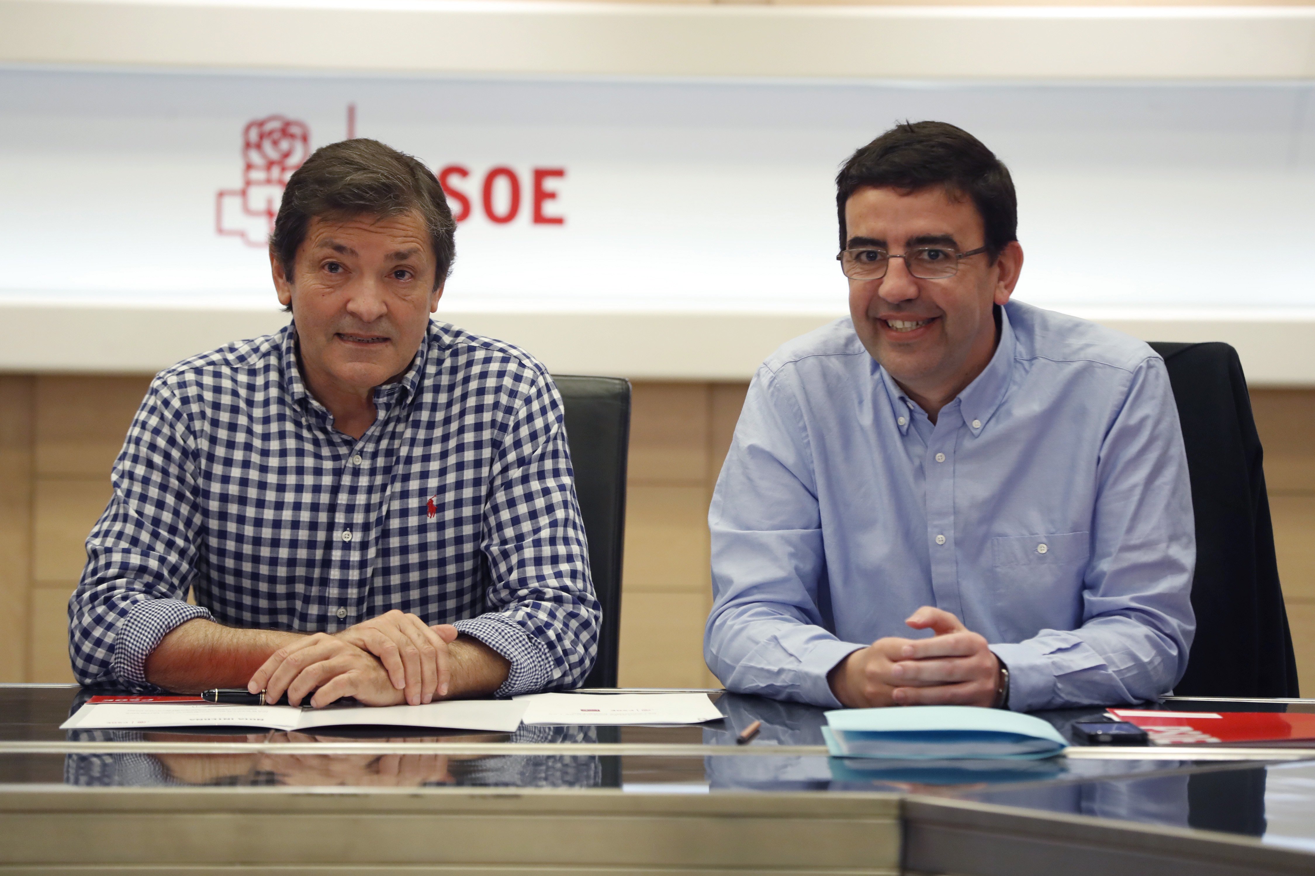 El PSOE lamina al PSC su soberanía en el protocolo de relación
