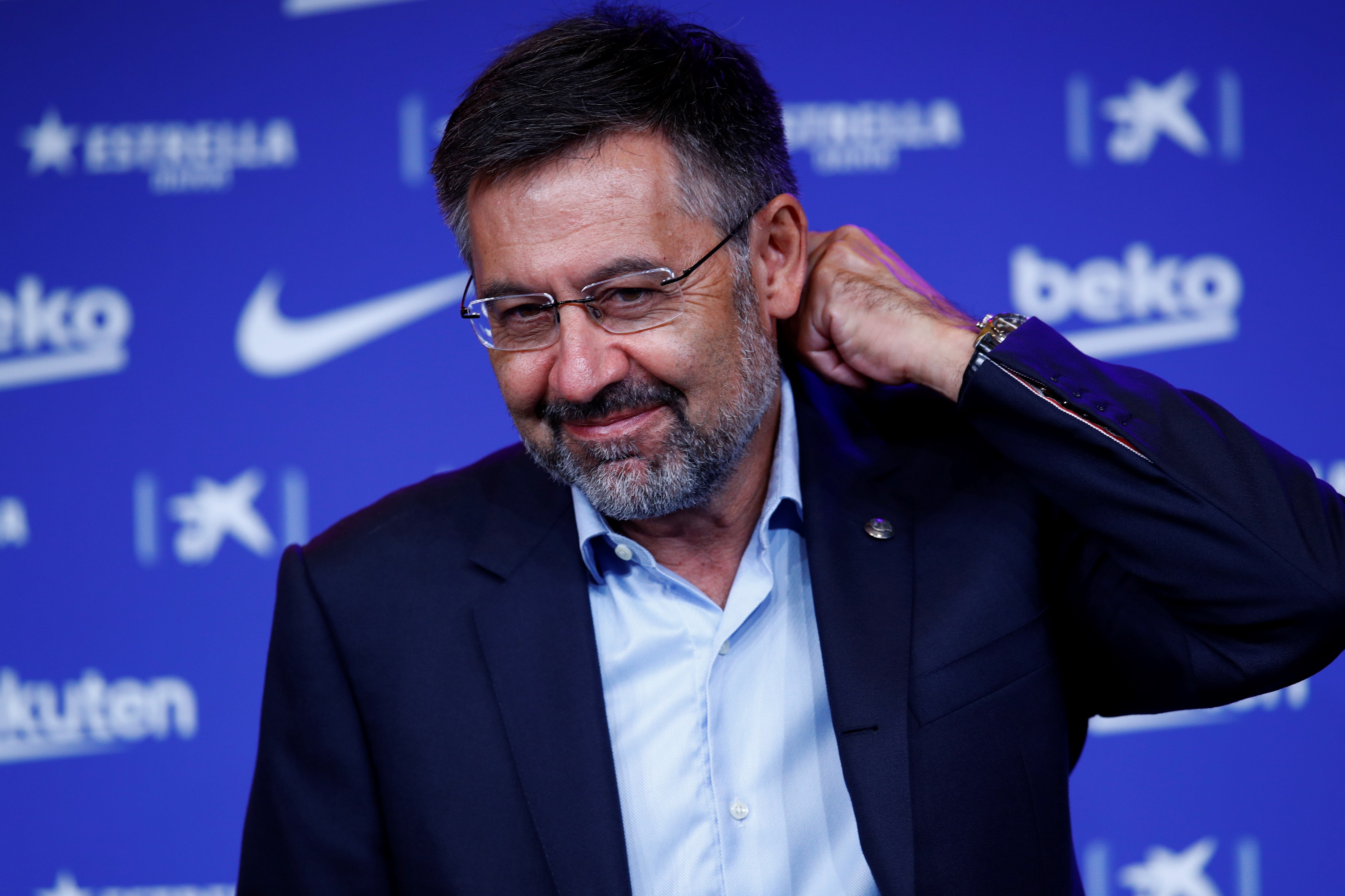 Barça president Bartomeu says he'll walk away now if that will bring back Messi
