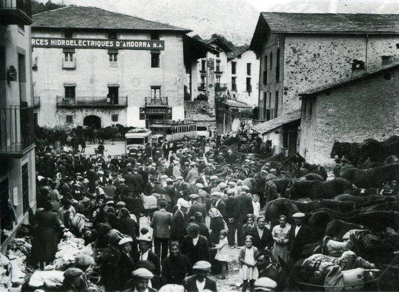 Imagen de Andorra la Vieja y de la sede de FHASA (circa 1930). Fuente Blog Andorra Antigua