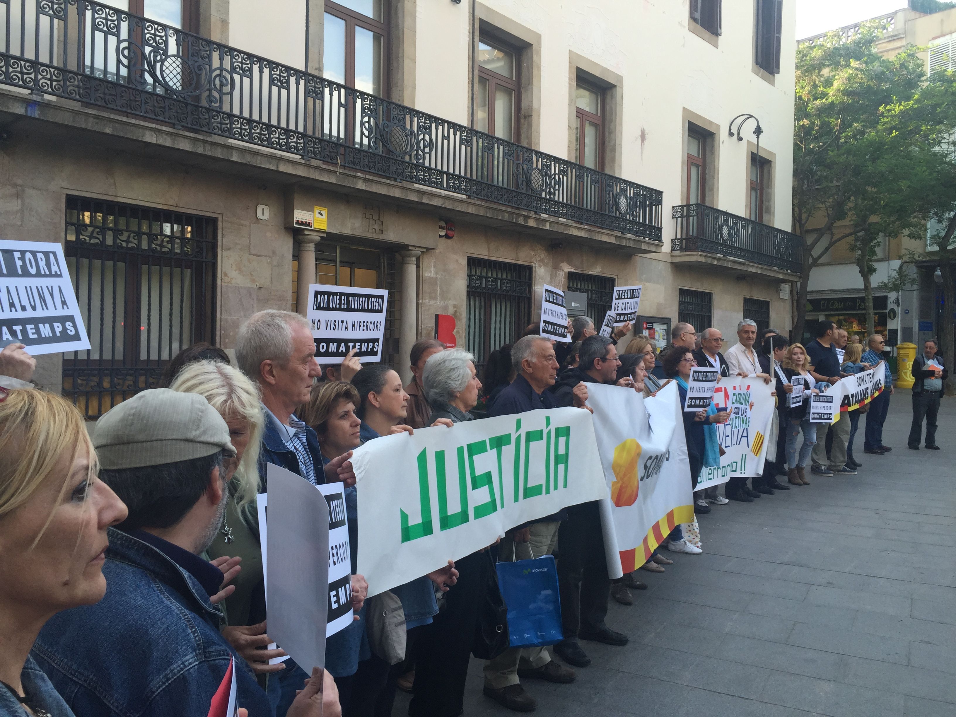 Tensió entre espanyolistes i revolucionaris per Otegi