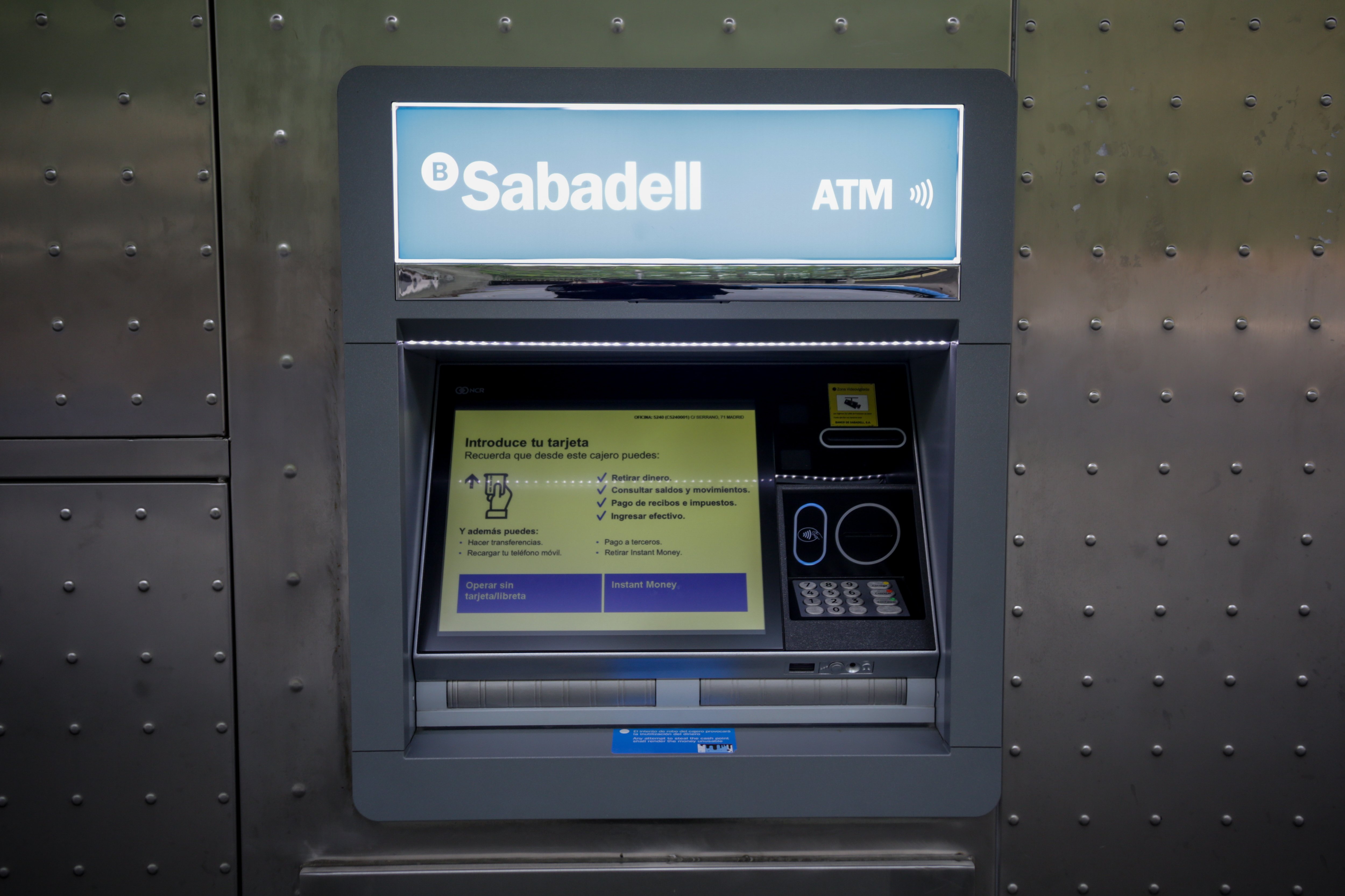Cajero en banco Cajero en banco