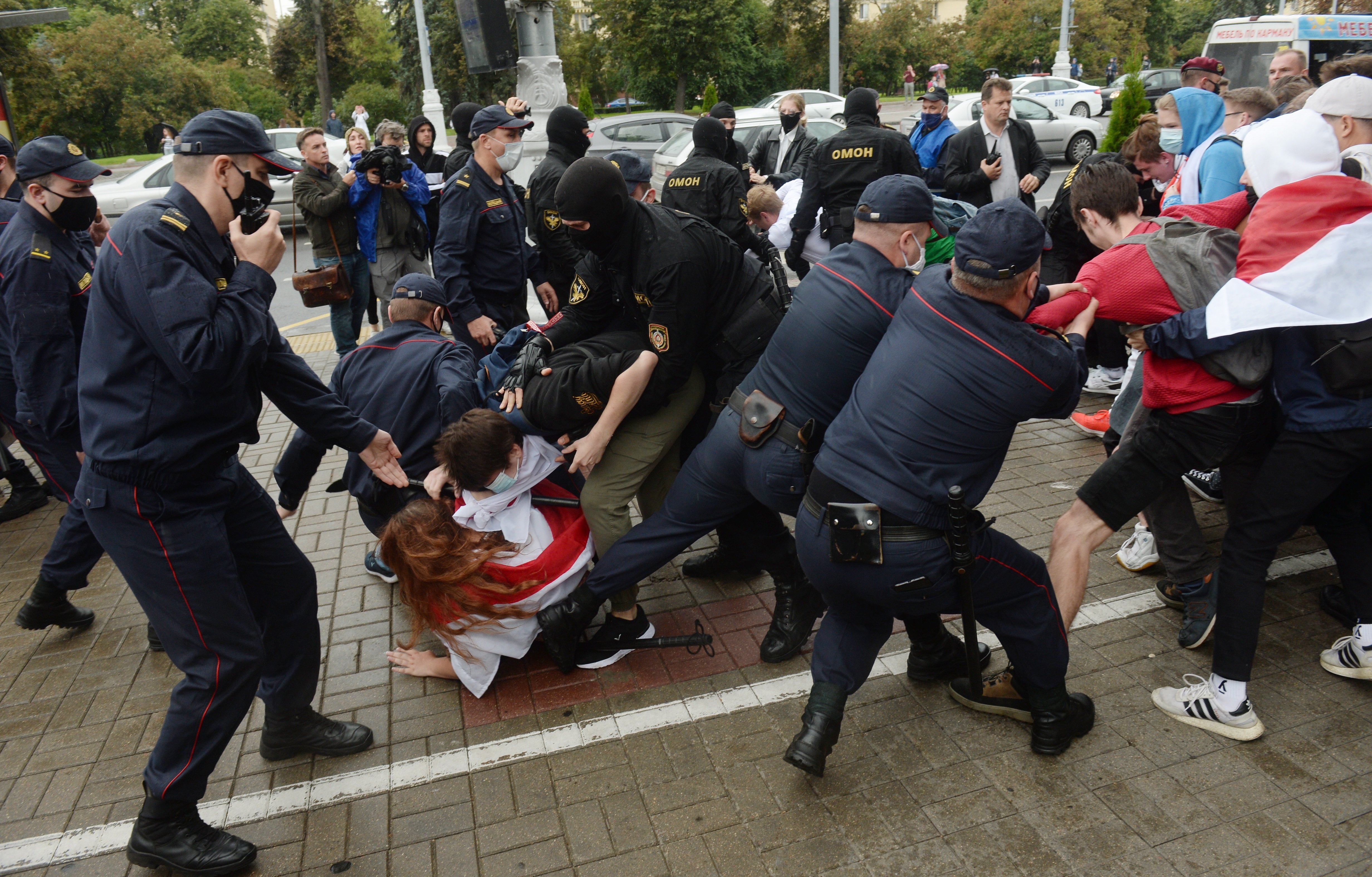 Impresionantes imágenes de la detención de escolares en Bielorrusia