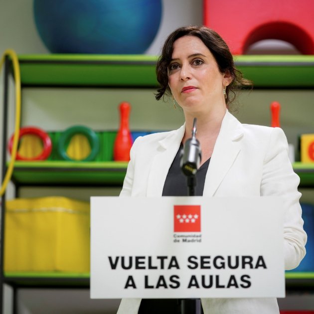 Isabel Díaz Ayuso_tornada nens escola_curs 2020-2021_coronavirus_EFE