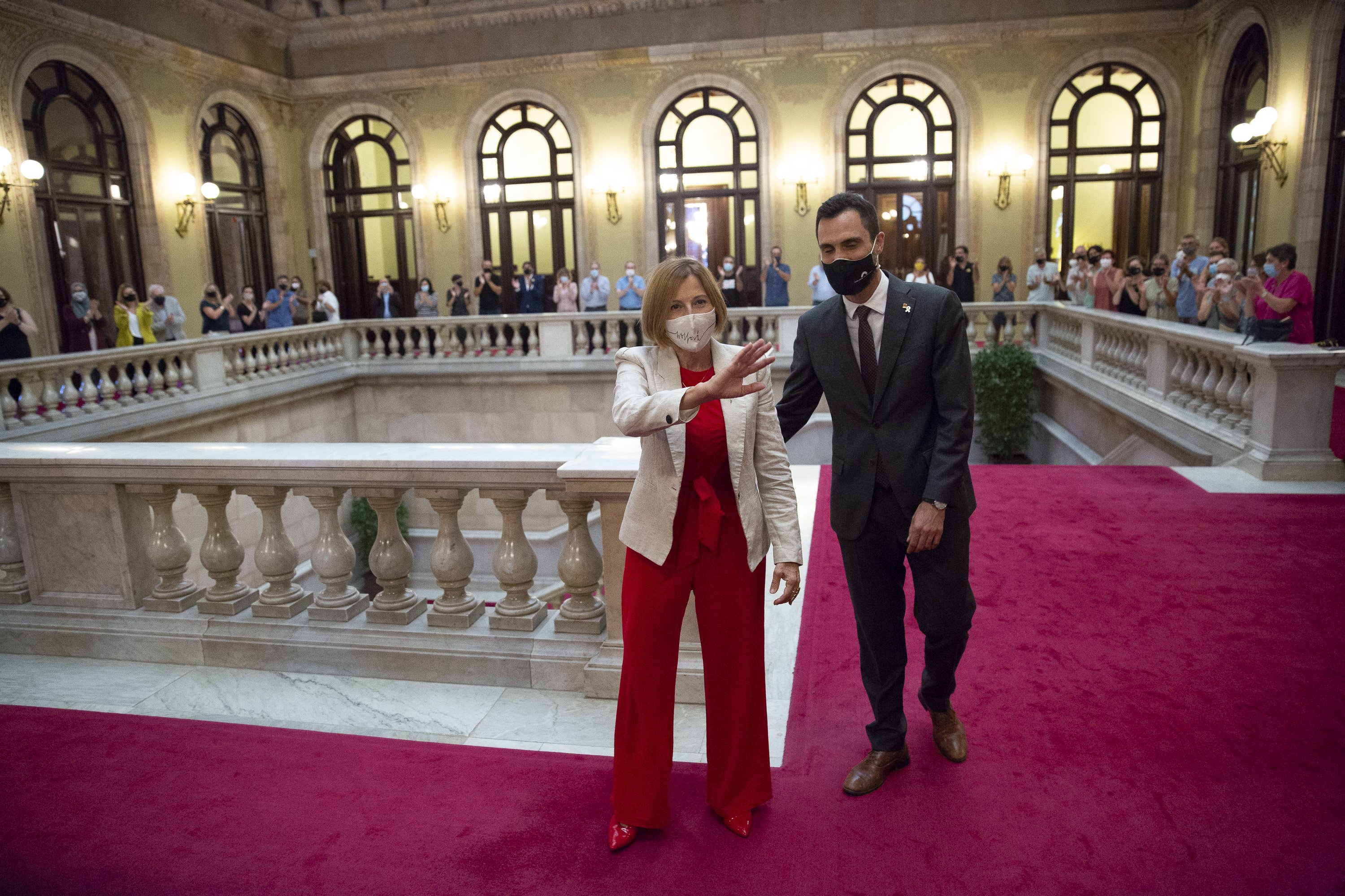 Forcadell's heartfelt return to the Catalan Parliament: "It's an incomparable honour"