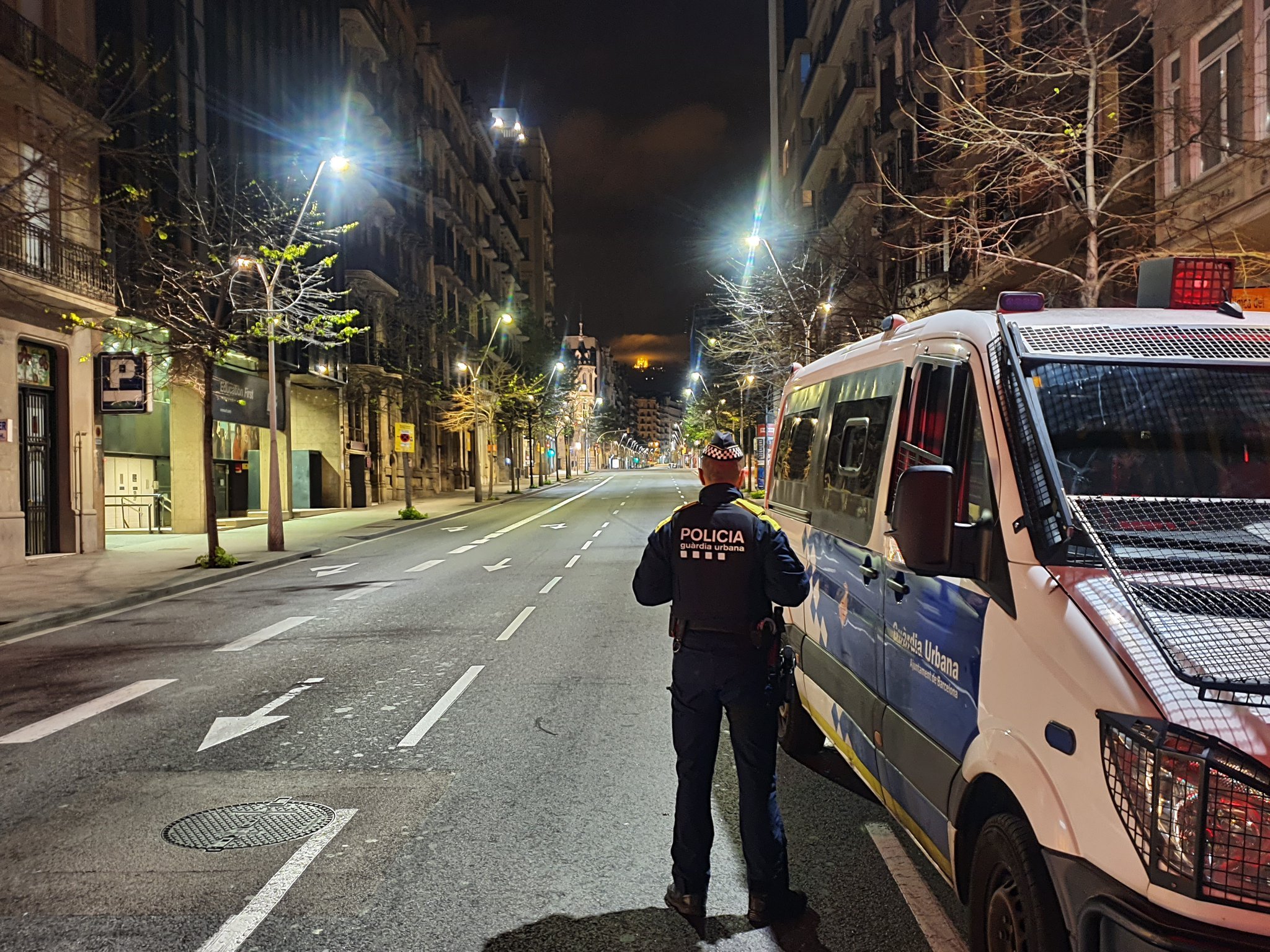 La Guardia Urbana incrementa la vigilancia nocturna en las plazas de Barcelona