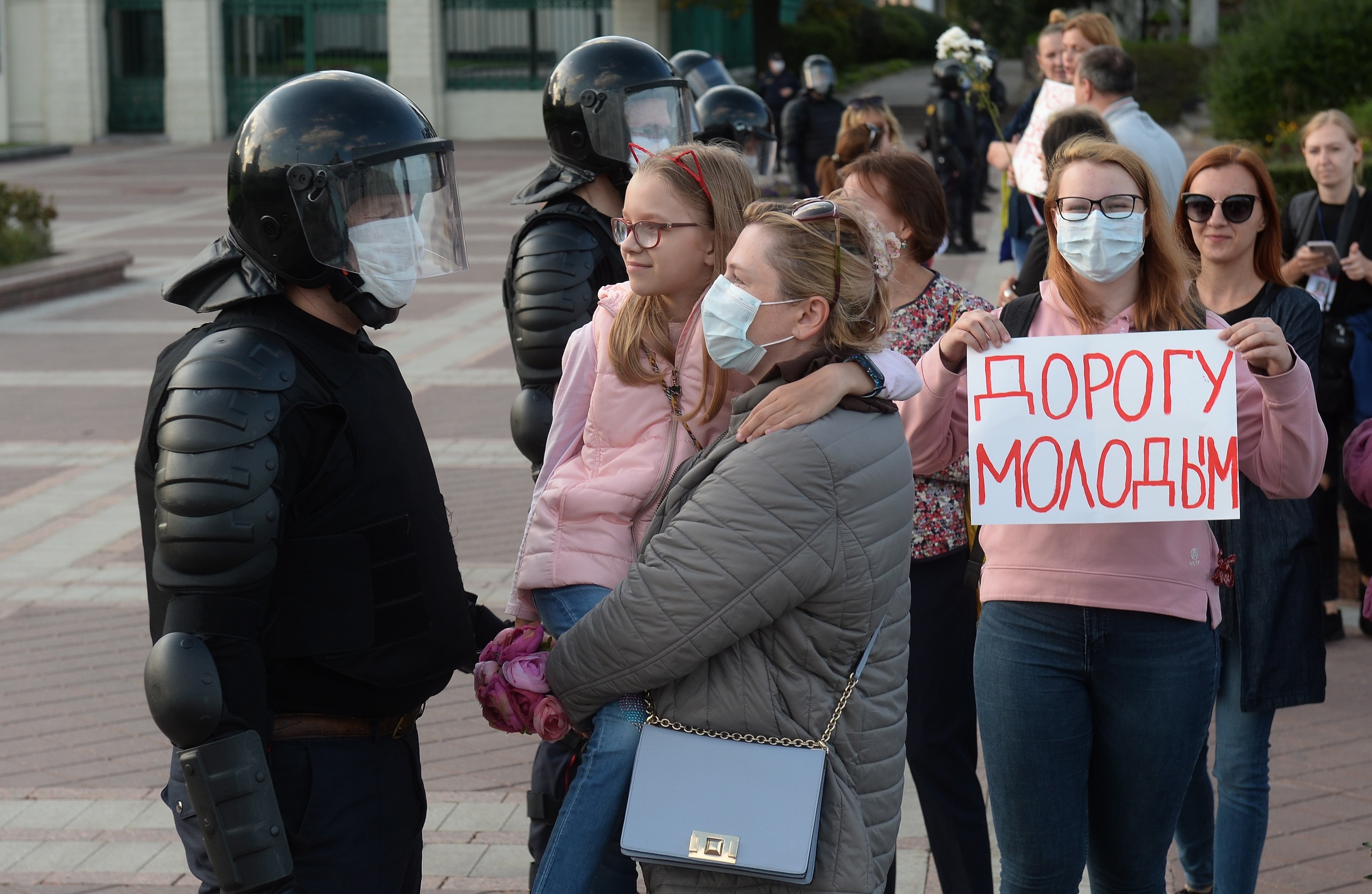 Las mujeres bielorrusas lideran una nueva protesta contra Lukashenko