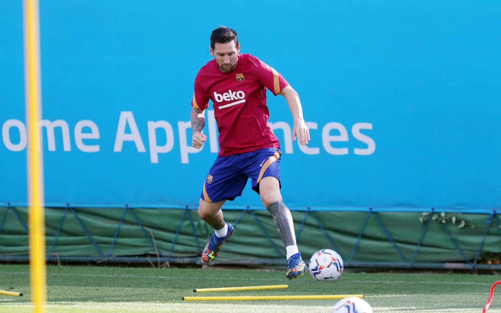VÍDEO | Messi se incorpora a los entrenos del Barça