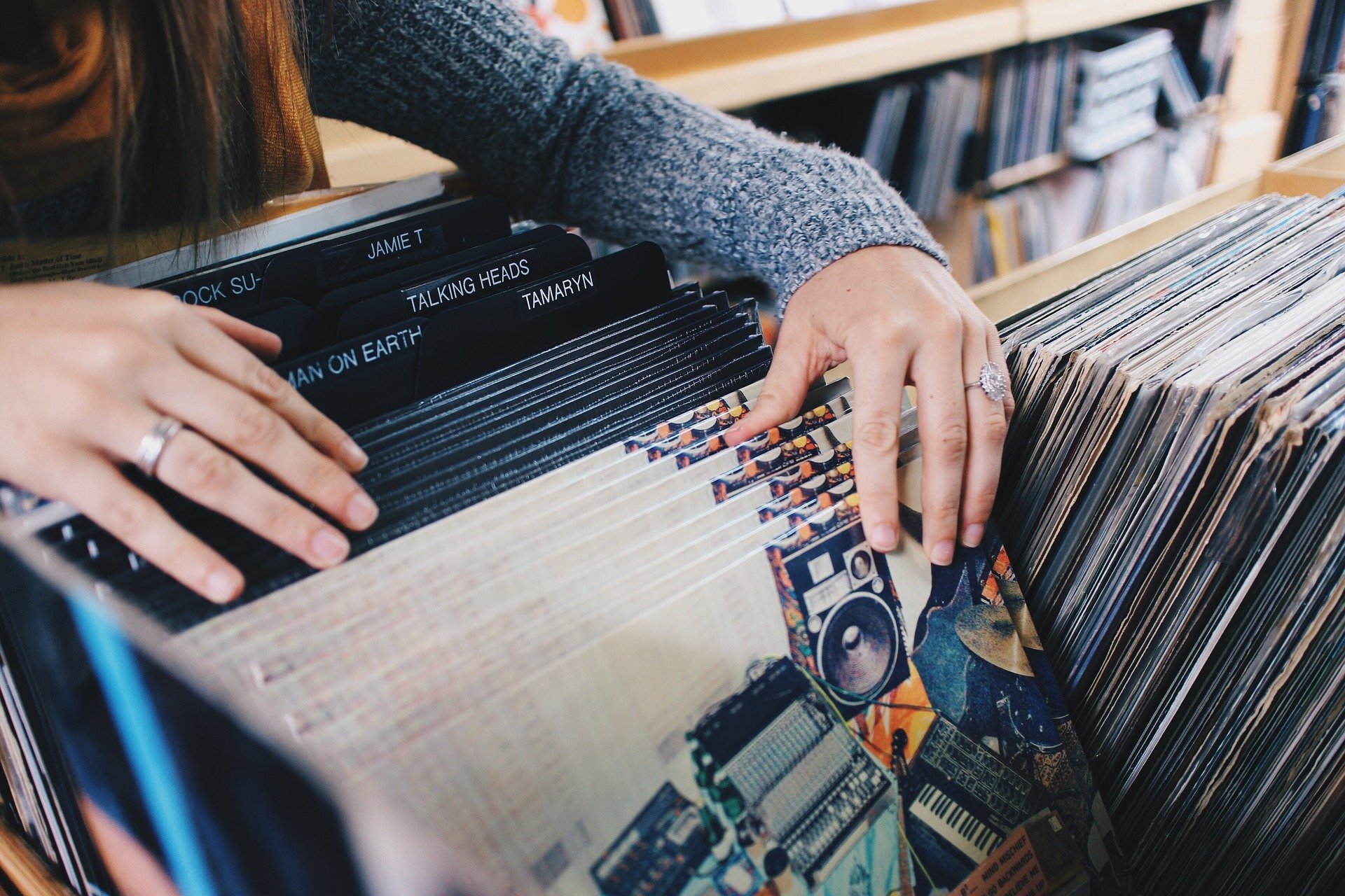 Los discos de vinilo, a un paso de superar a los CDs