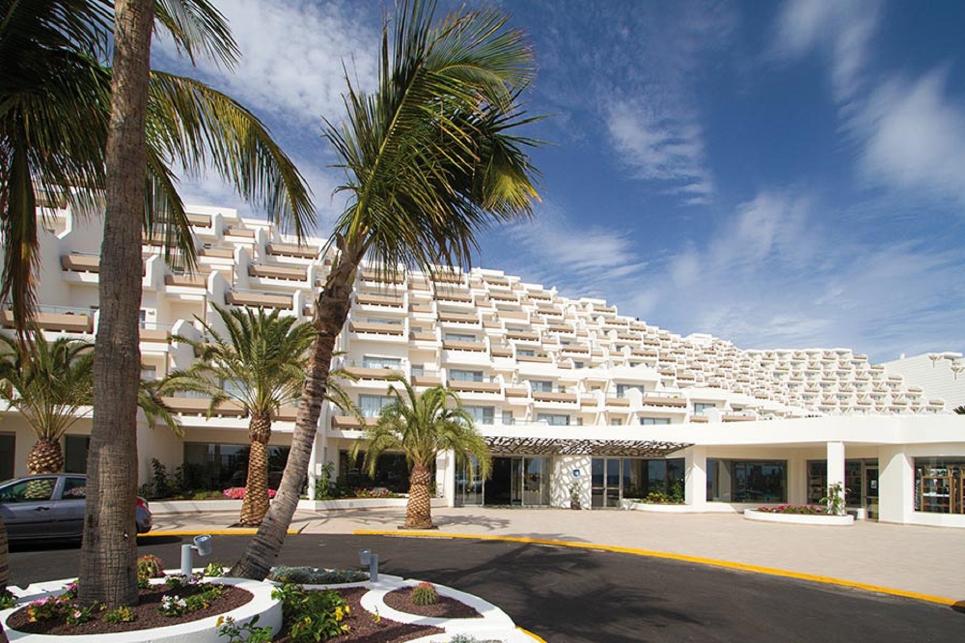 Riu cierra más de la mitad de sus hoteles esta semana por falta de clientes