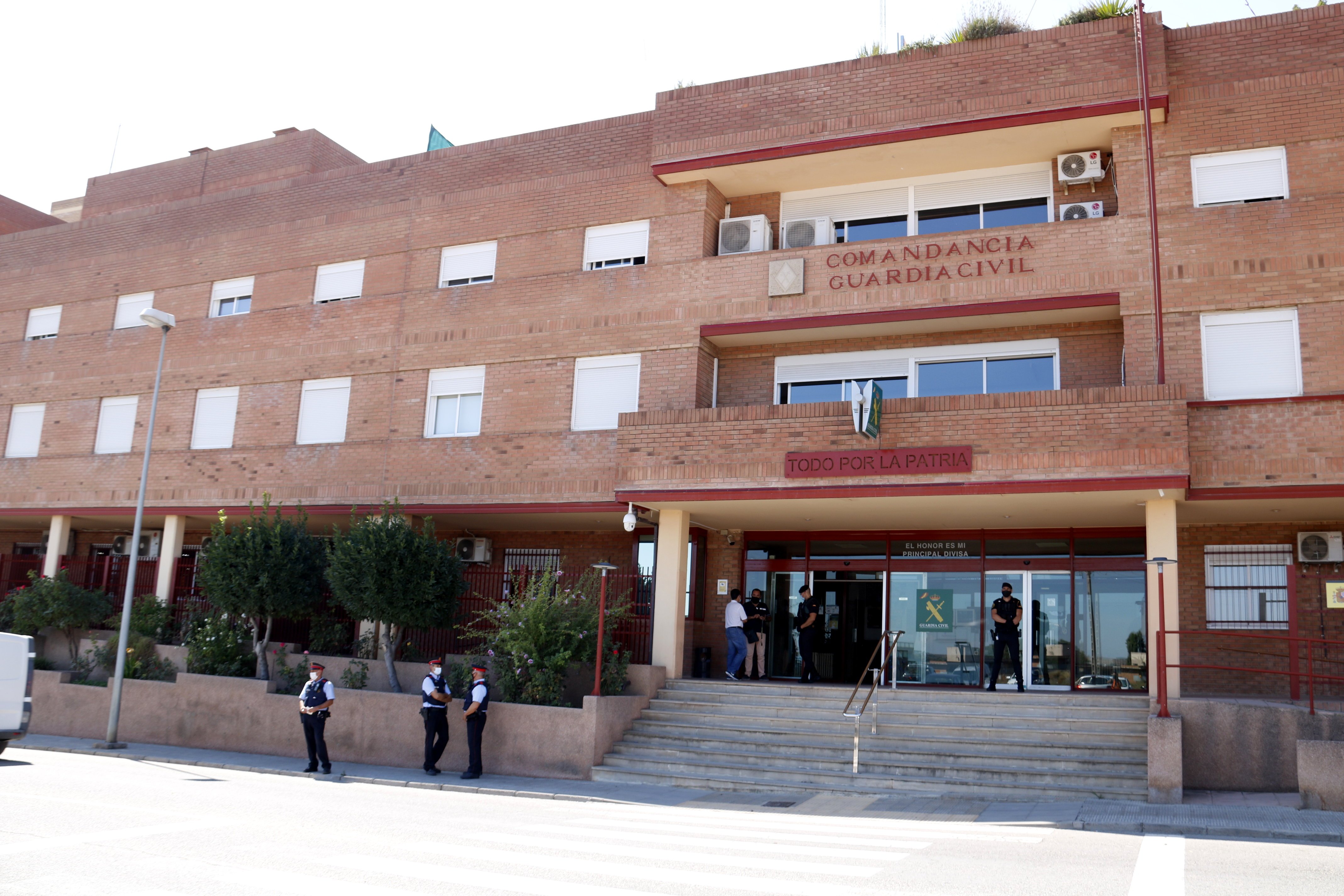 Detenen 4 CDR de Balaguer per cremar pneumàtics a la via del tren