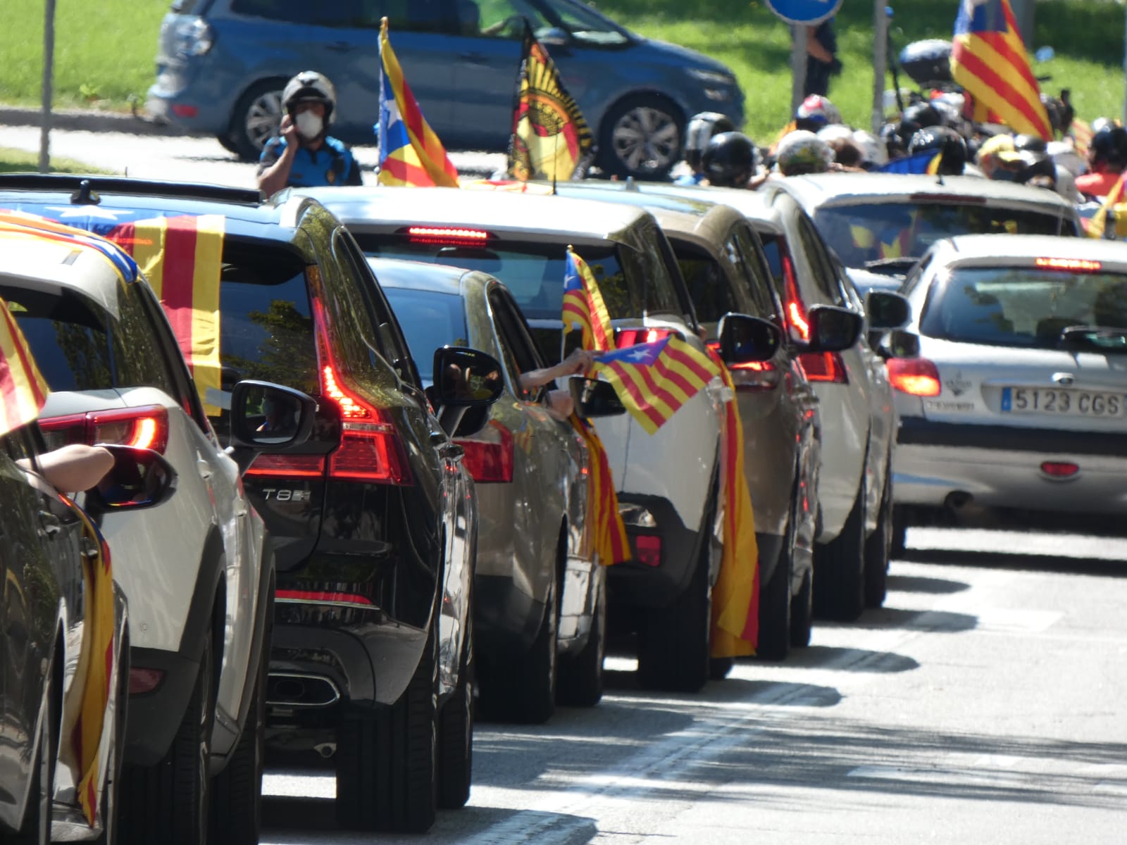 Las curiosas imágenes de las manifestaciones sobre ruedas en Terrassa y Sabadell