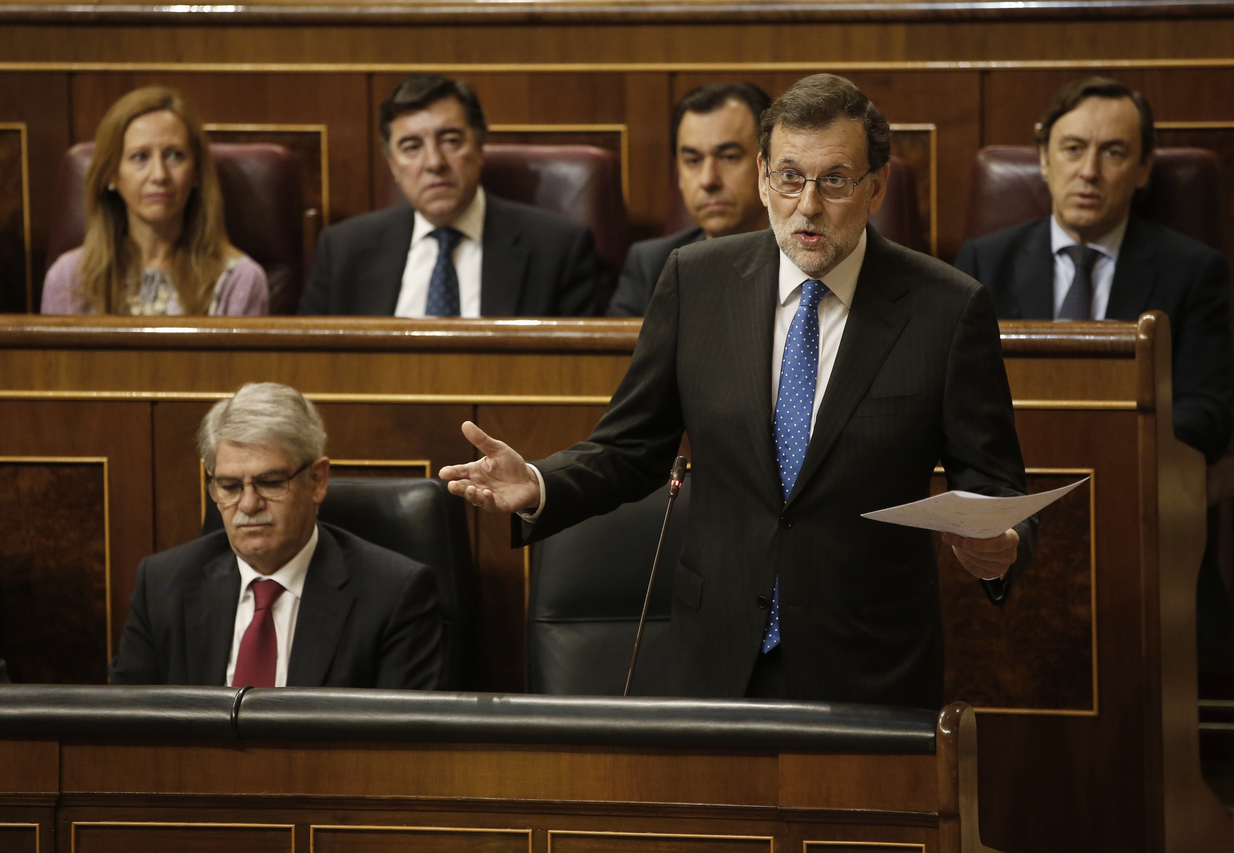 Rajoy veu "absolutament fals" que l'ex fiscal general fos rellevada per no obeir pressions